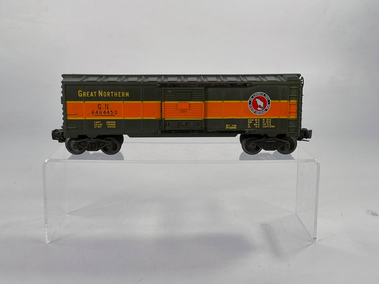 Lionel Postwar #6464-450 Great Northern Boxcar (1 of 6)