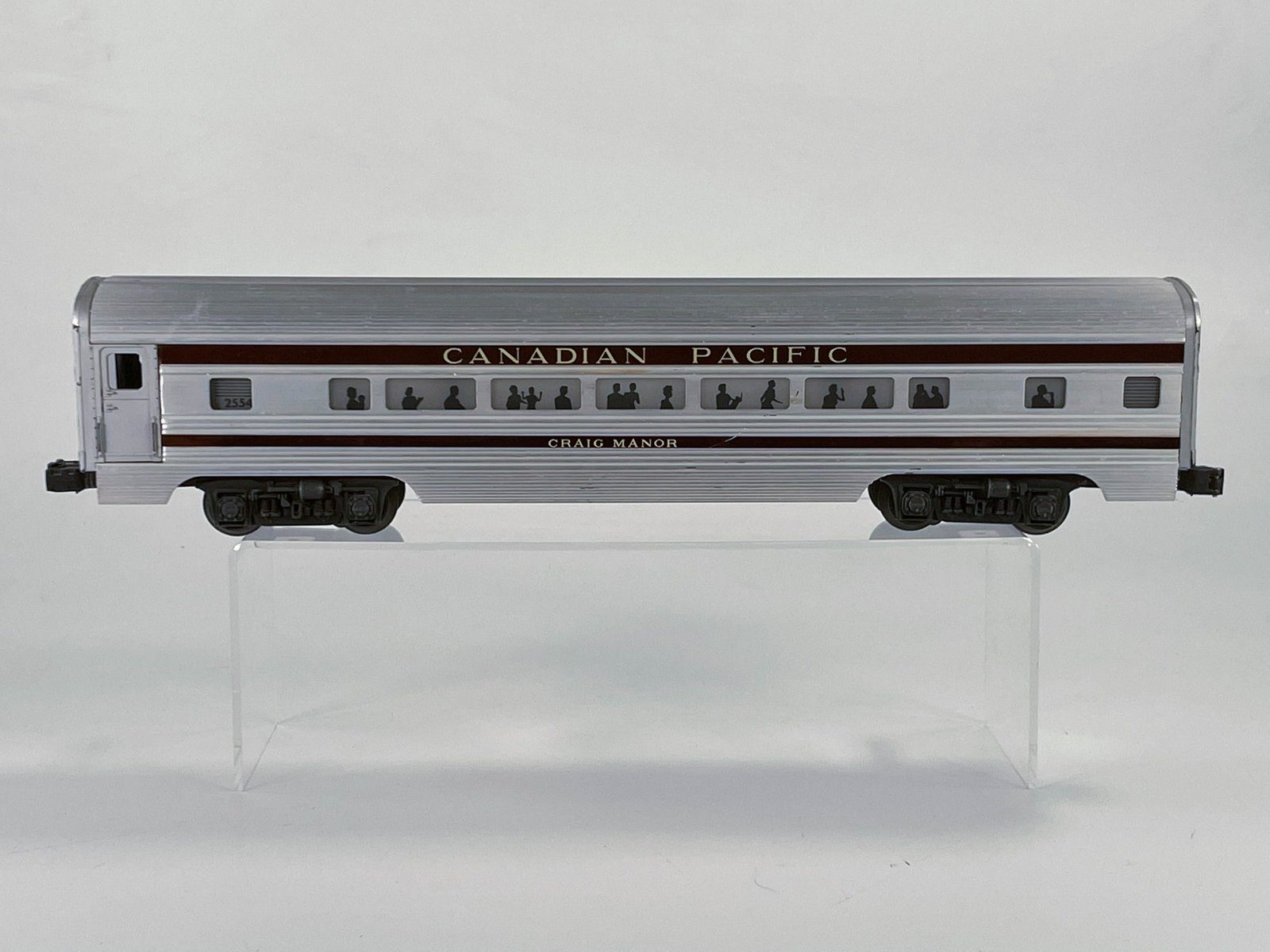 Lionel Postwar #2554 Canadian Pacific Pullman Car: Lionel Postwar #2554 Canadian Pacific Pullman Car, in C7.