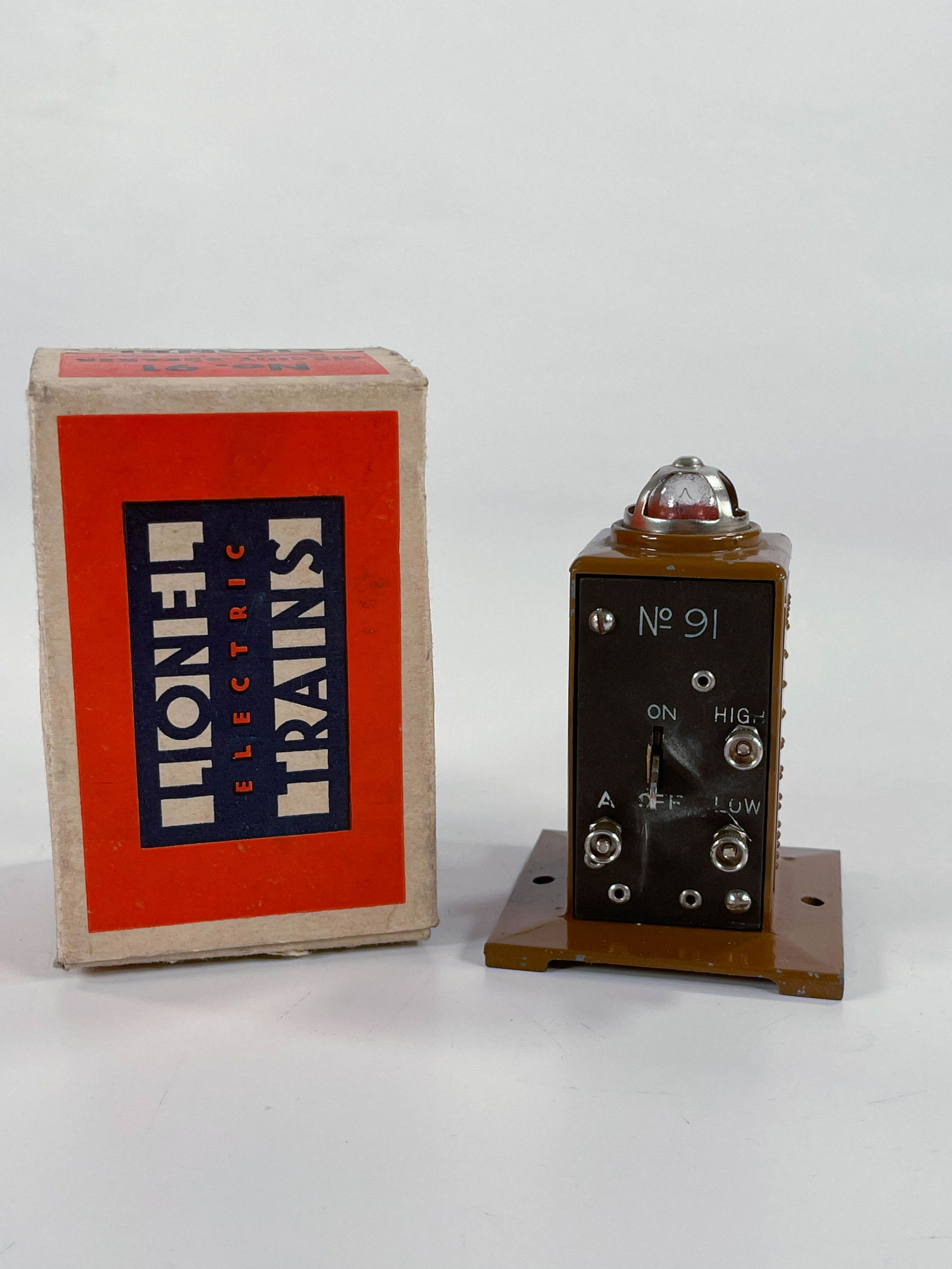 Lionel Prewar #91 Circuit Breaker with Original Box (1 of 8)