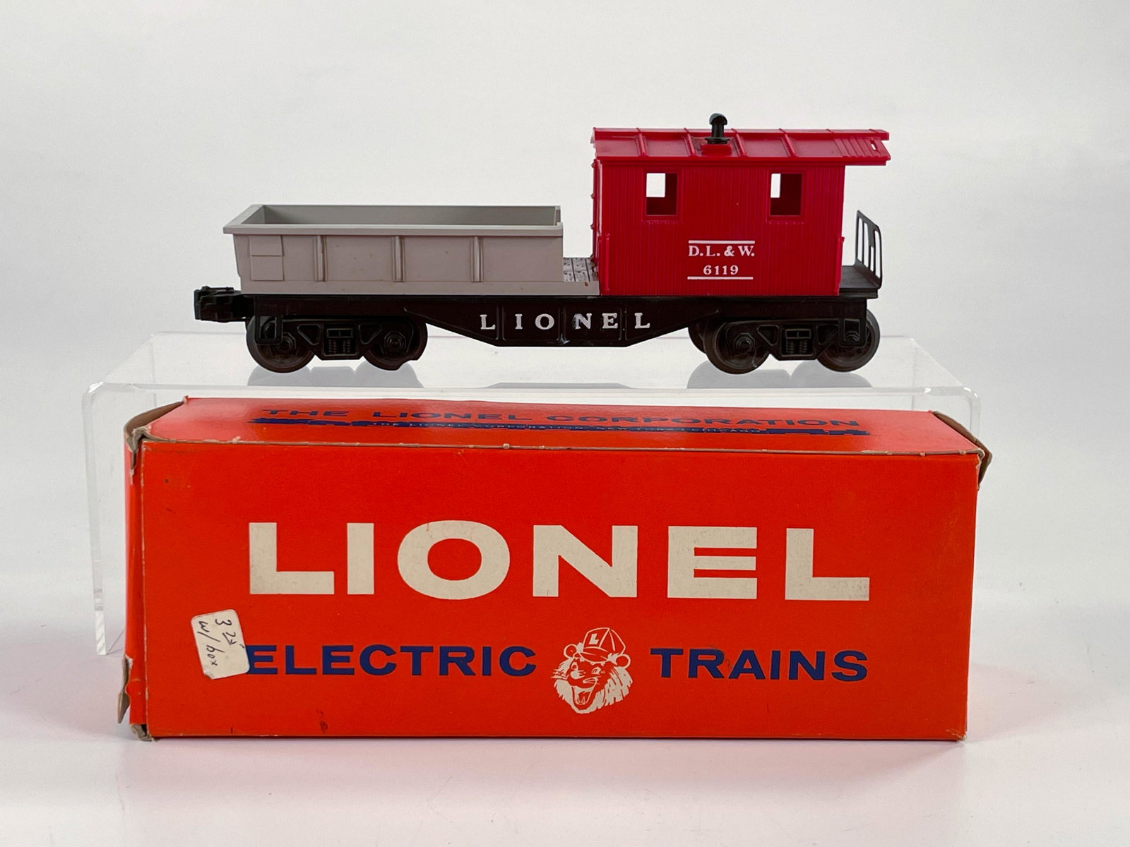 Lionel Postwar #6119-100 Work Caboose with Red Body and (1 of 12)