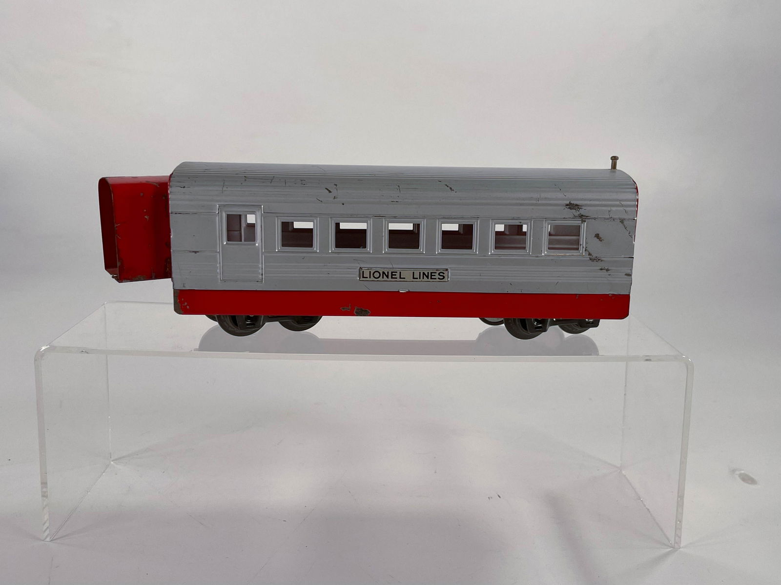 Lionel Prewar Lionel Junior Stream Liner with Vestibule (1 of 7)