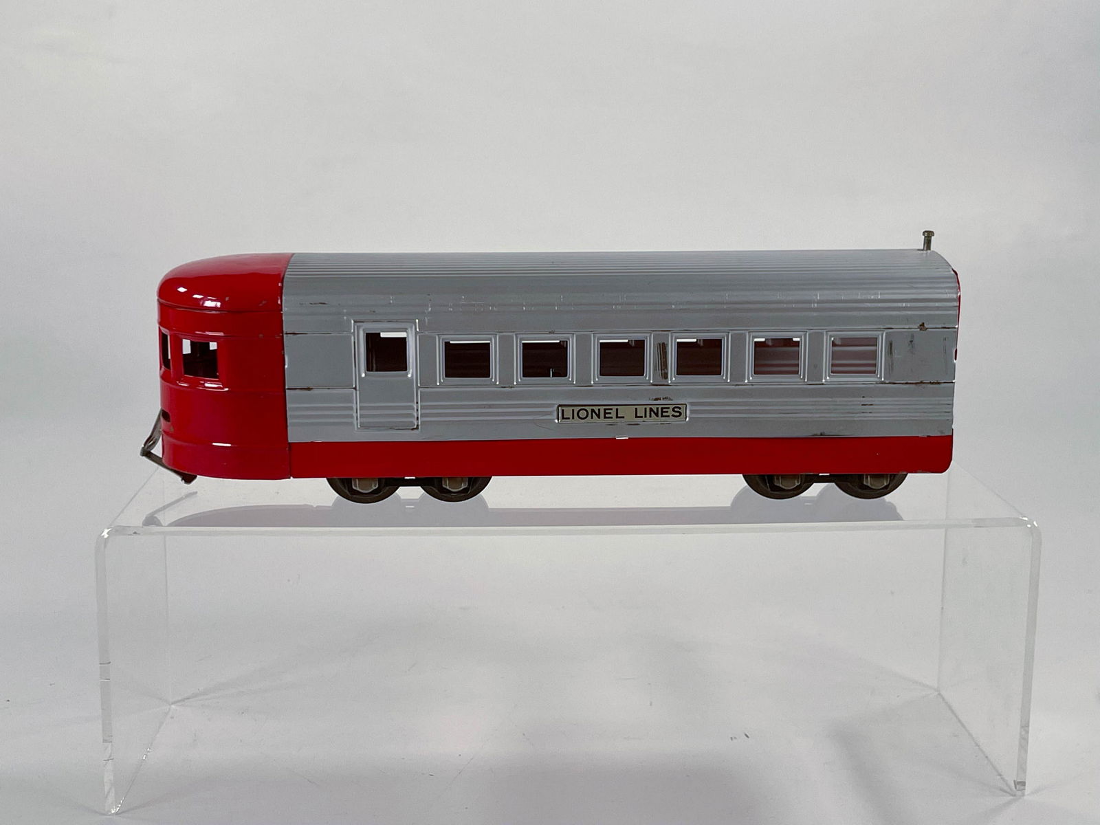 Lionel Prewar Lionel Junior Passenger Car, in Red and (1 of 7)