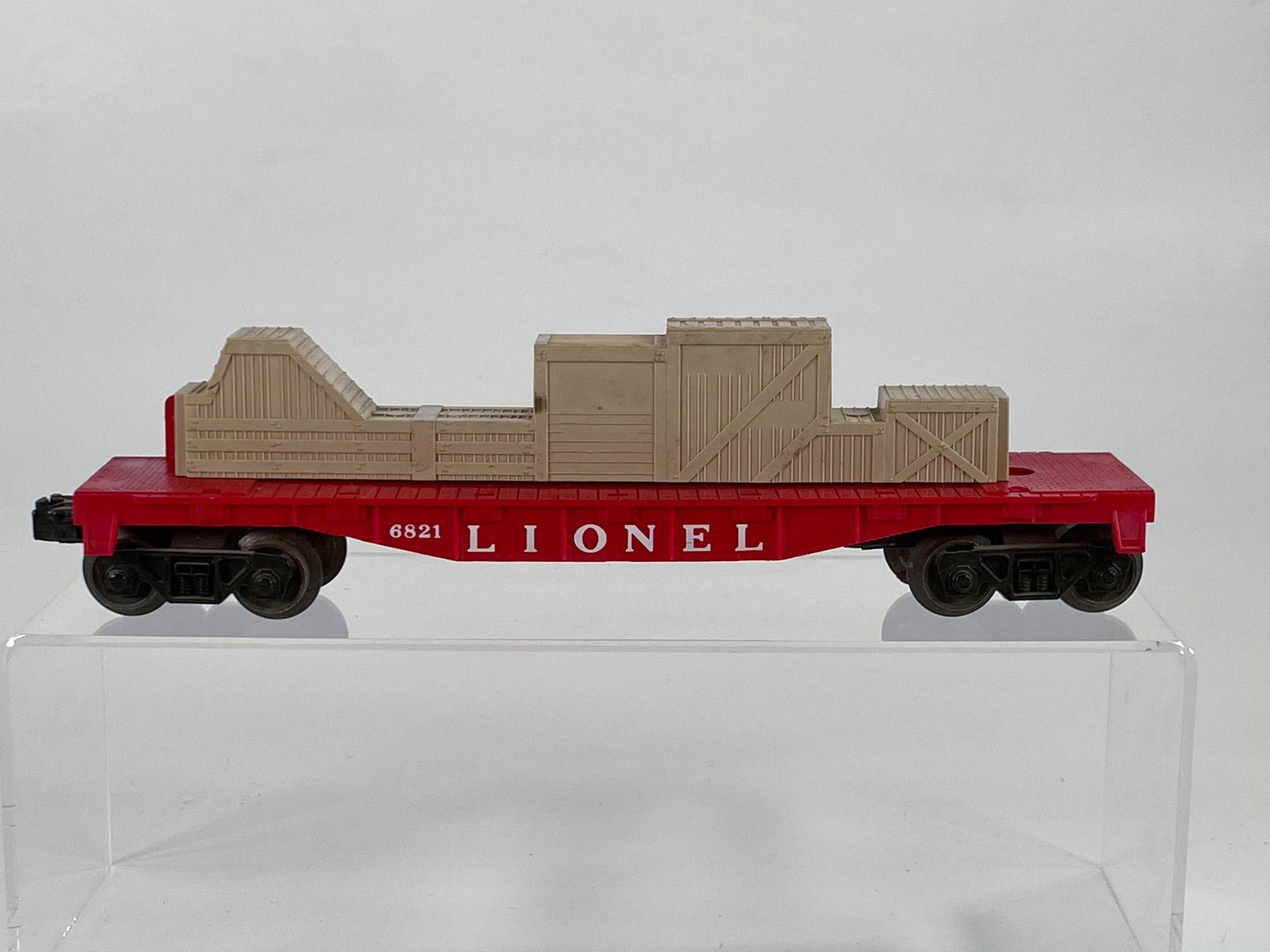Lionel Postwar #6821 Crate Car, with Crate Load: Lionel Postwar #6821 Crate Car, with Crate Load, in C7.