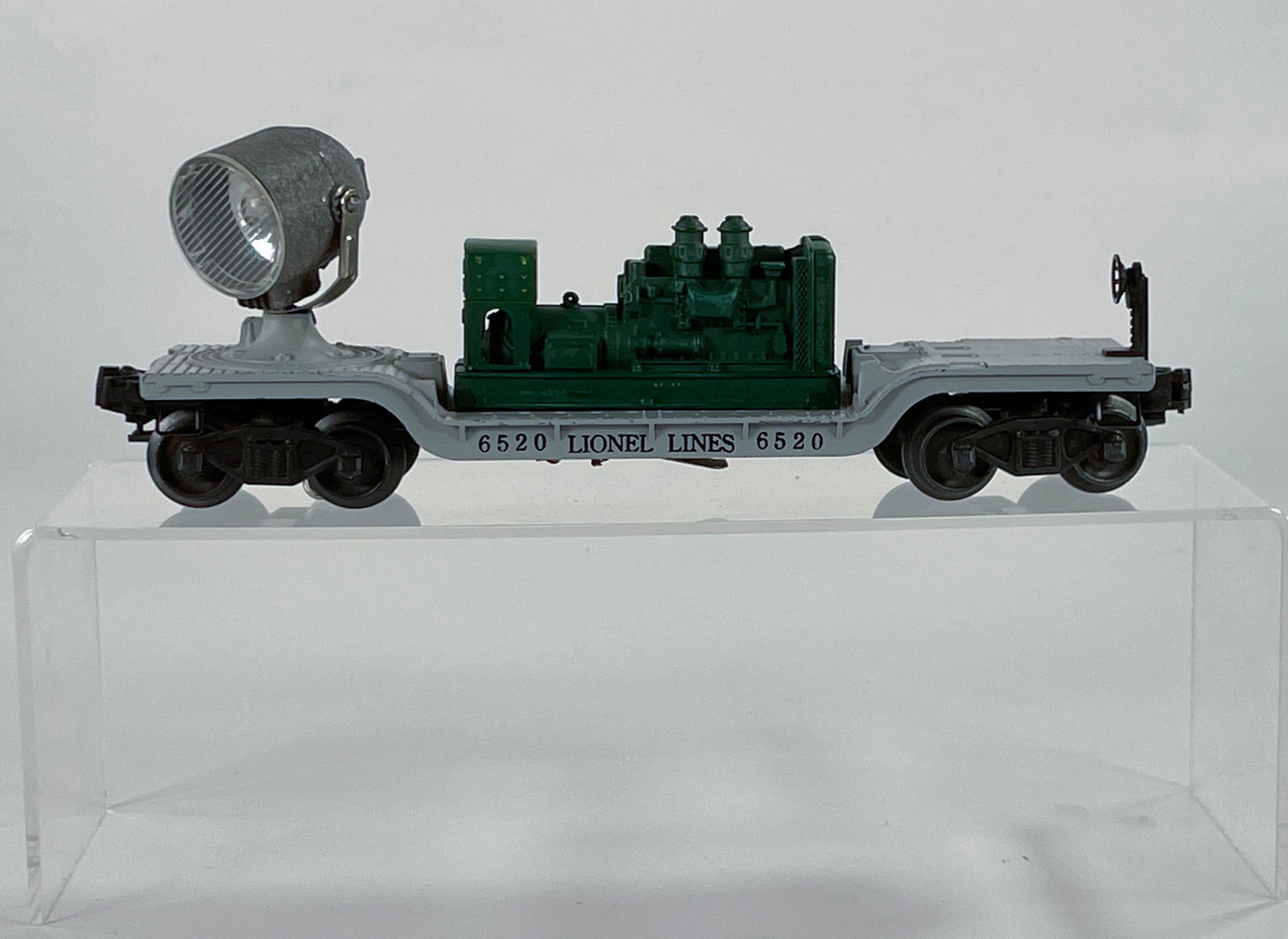 Lionel Postwar #6520 Searchlight Car, with Green: Lionel Postwar #6520 Searchlight Car, with Green Generator Housing, in C7 plus.