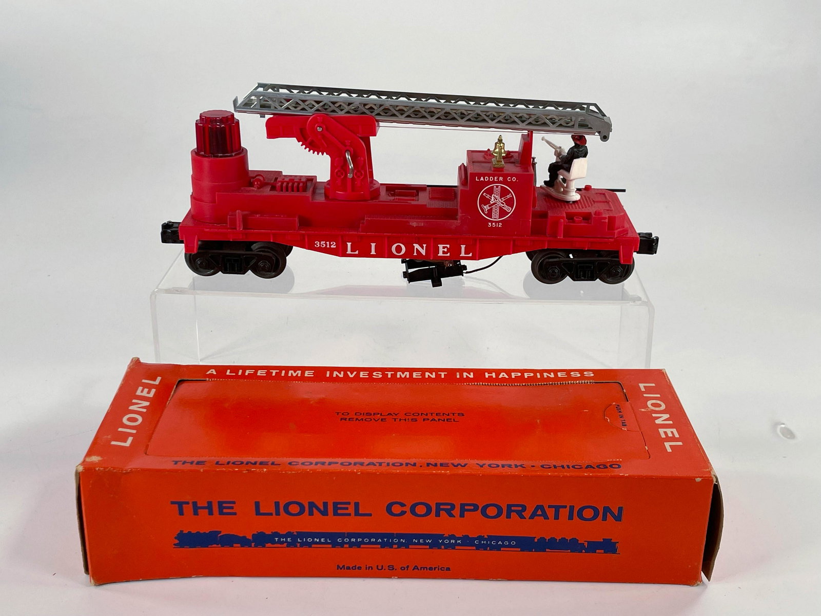 Lionel #3512 Operating Fireman and Ladder Car, with (1 of 11)