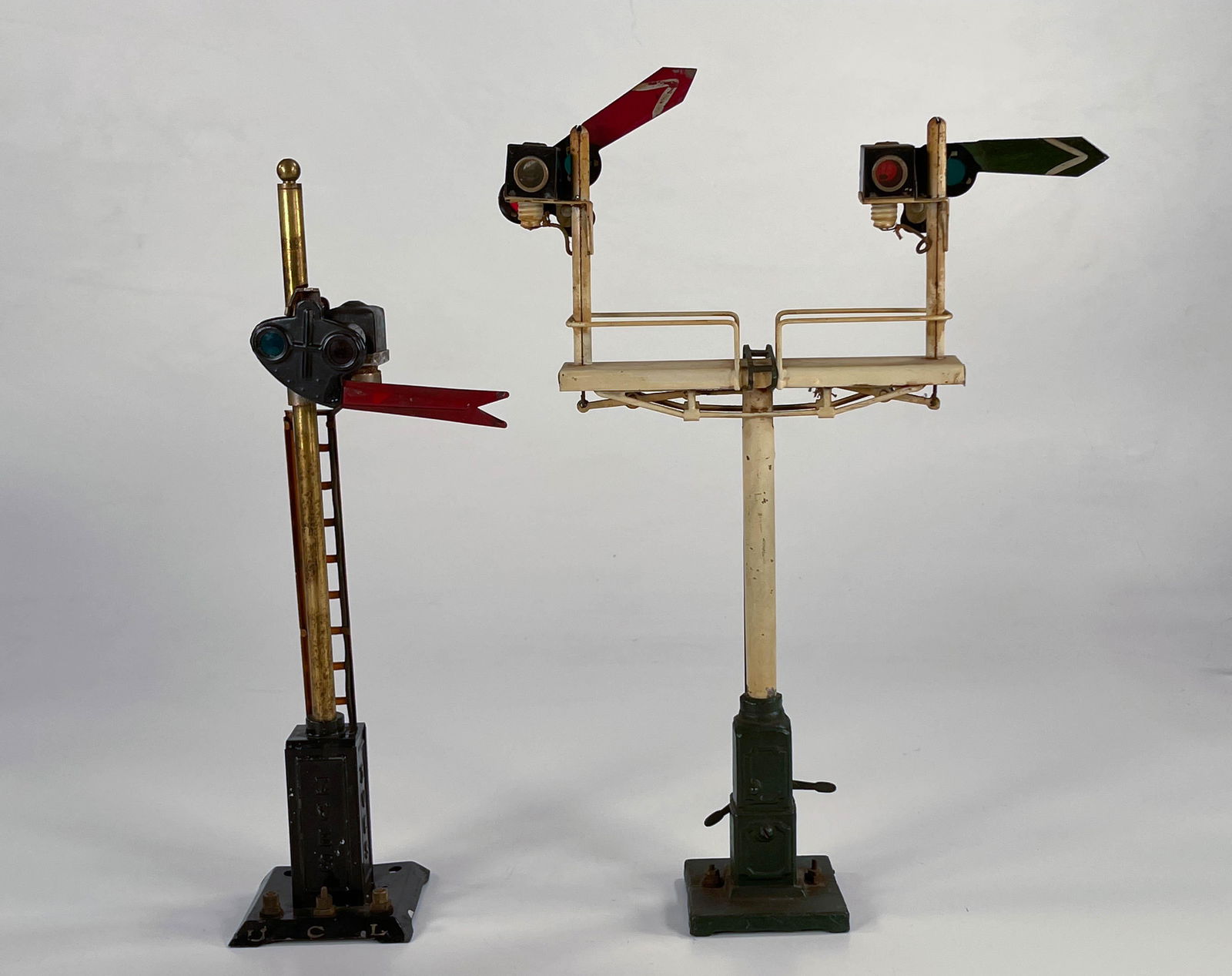 Ives #109 Double Semaphore, with Ives/Lionel #330 (1 of 5)