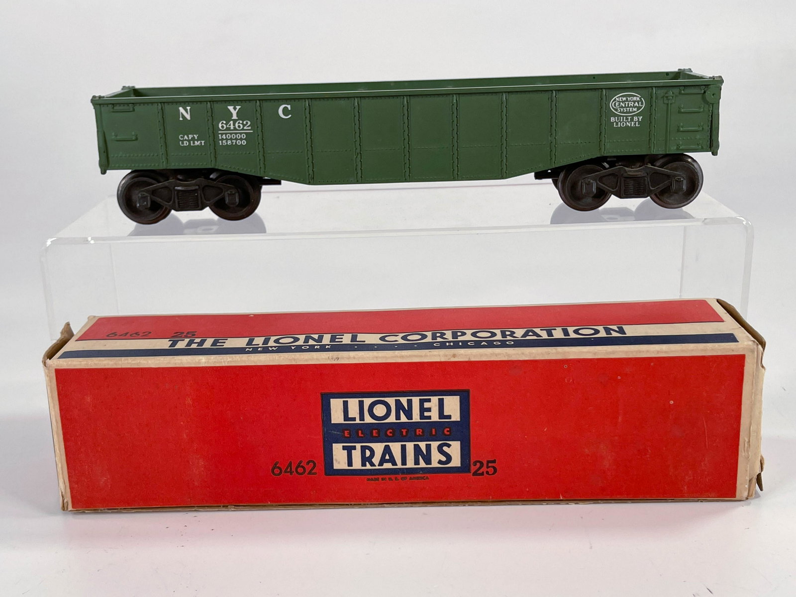 Lionel #6462 Gondola Car in Green, with Original Box: Lionel #6462 Gondola Car in Green, with Original Box and #6462 in C7 plus and box showing some end wear.