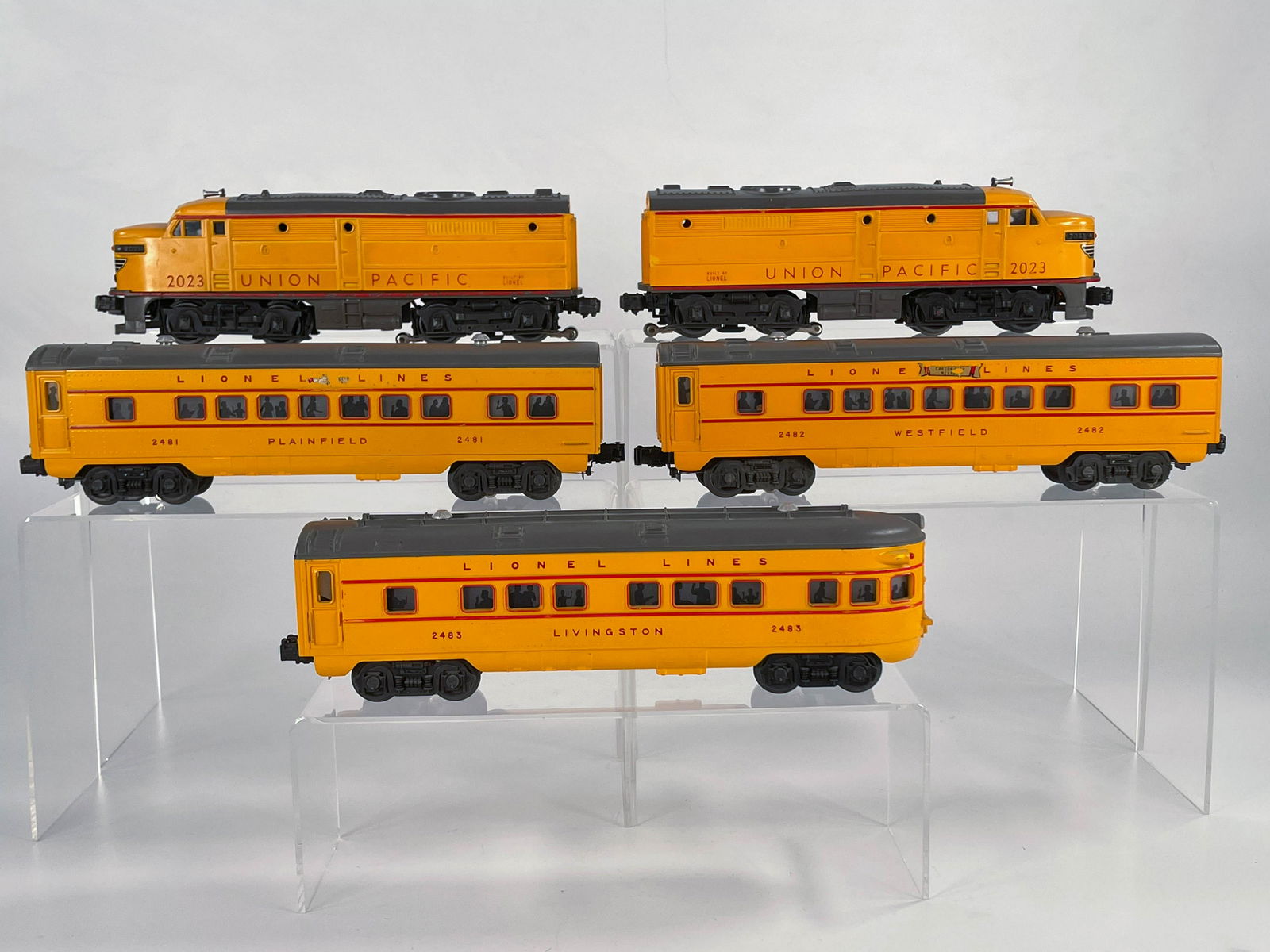 Lionel #1464W Union Pacific Yellow Passenger Set, with (1 of 6)