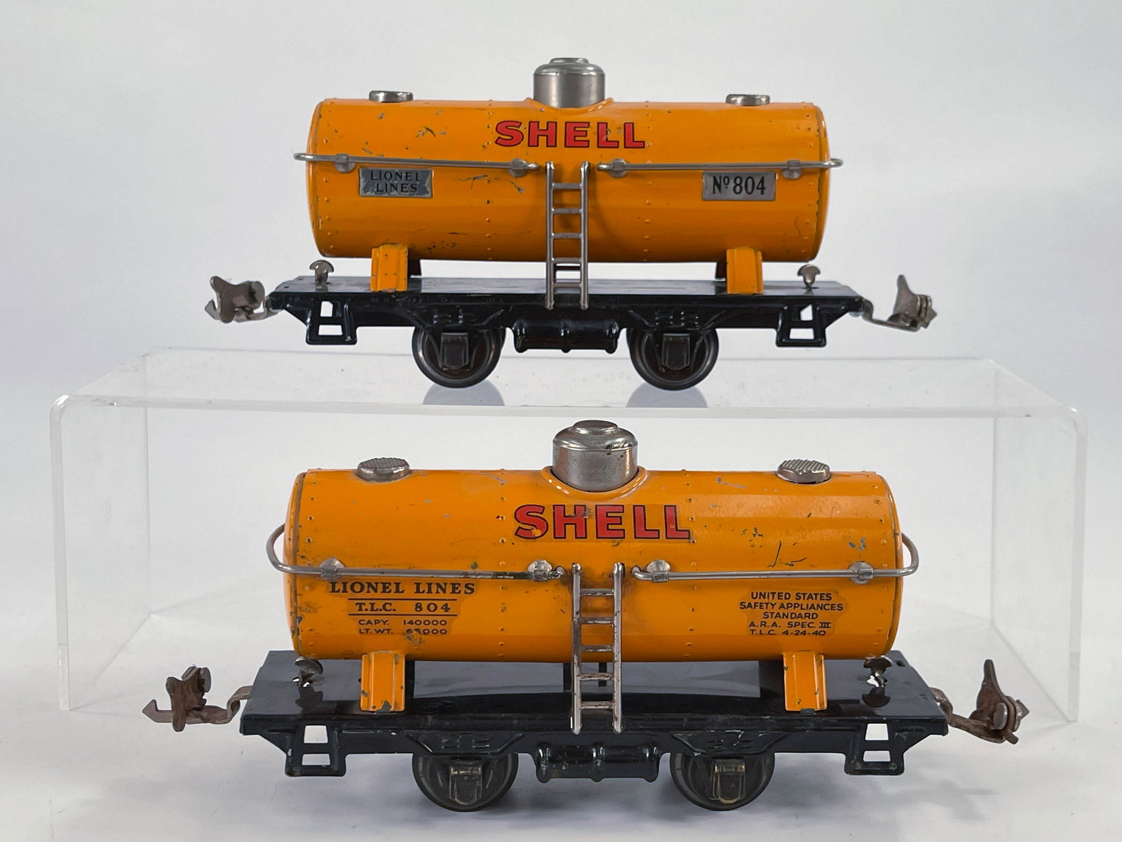 Lionel Prewar #804 Orange O Gauge Tank Car with Plates (1 of 6)