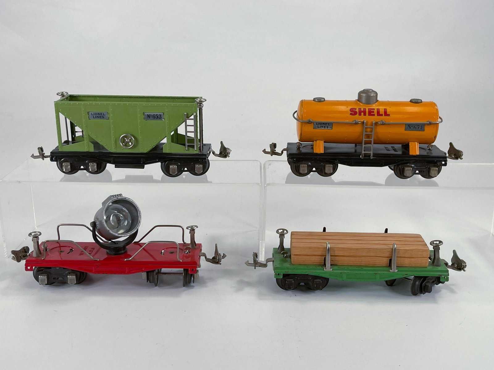 Lionel Prewar #654 O Gauge Tank Car, #620 Searchlight, (1 of 7)