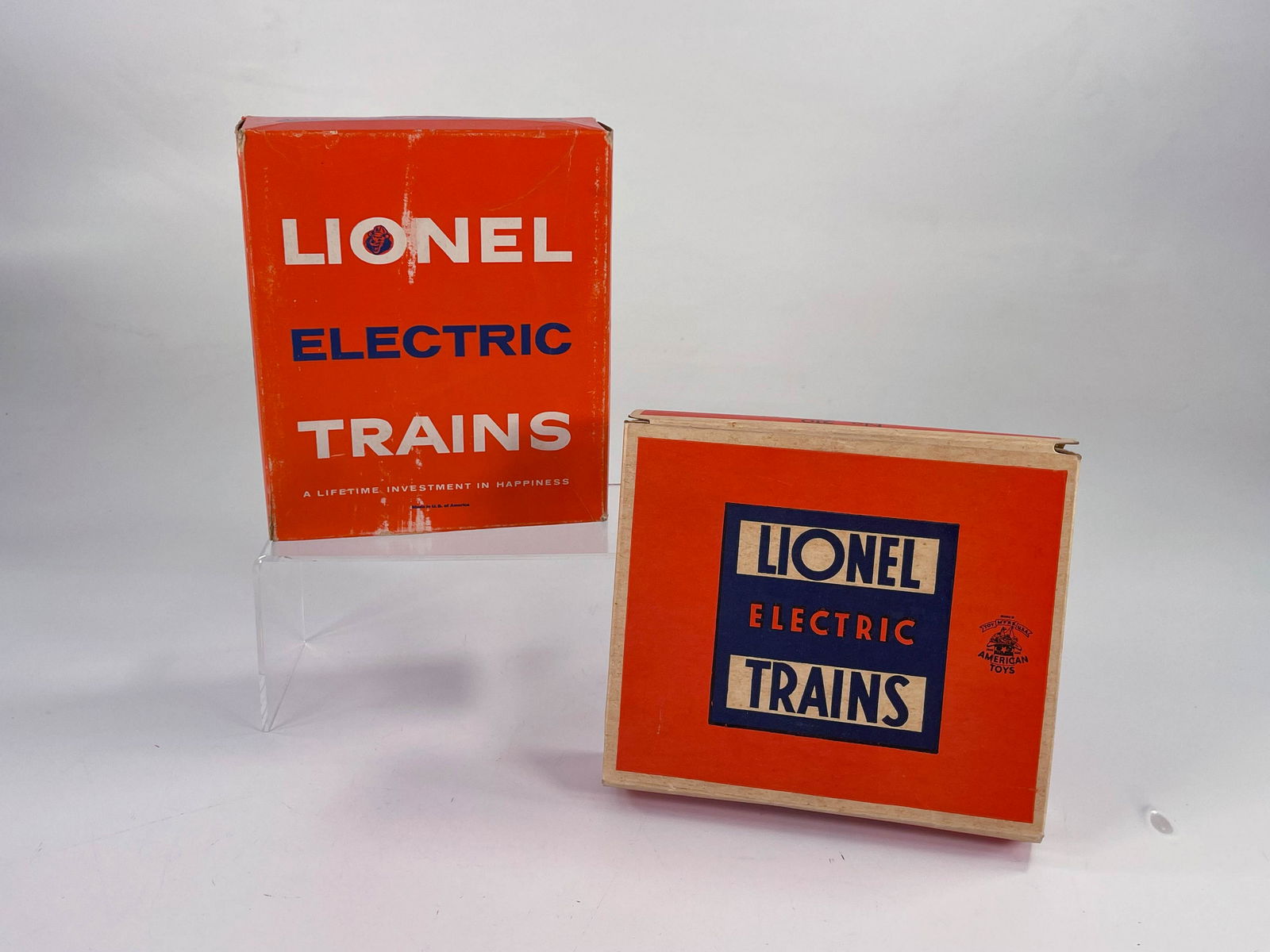 Lionel Postwar #310 Billboard Set, with Original Box X: Lionel Postwar #310 Billboard Set, with Original Box X Two (2), with Billboards in overall C8 minus and one #310 box a brick and the other #310 box having minor wear at each end.