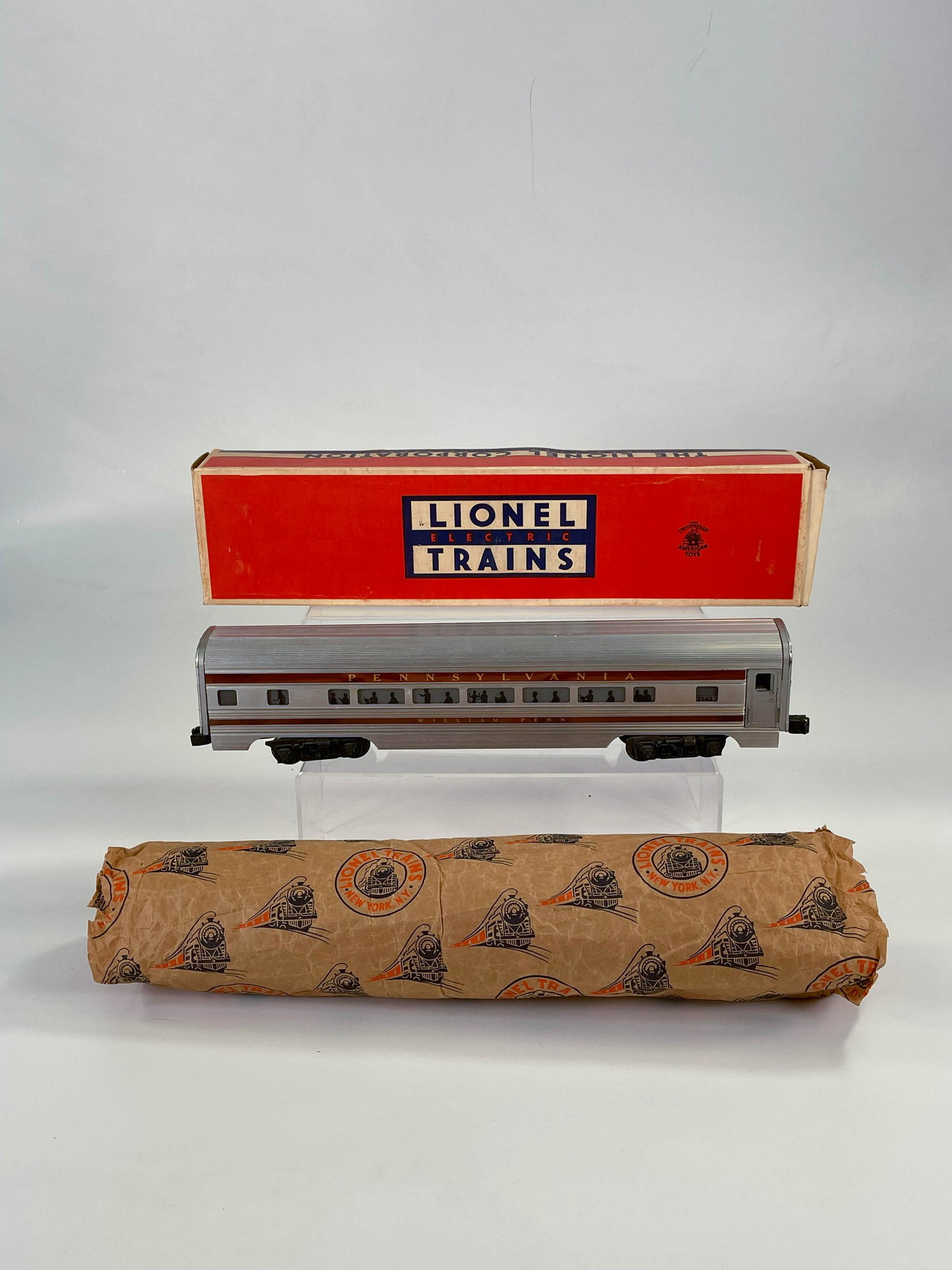 Lionel Postwar #2543 Pennsylvania Illuminated Pullman (1 of 14)