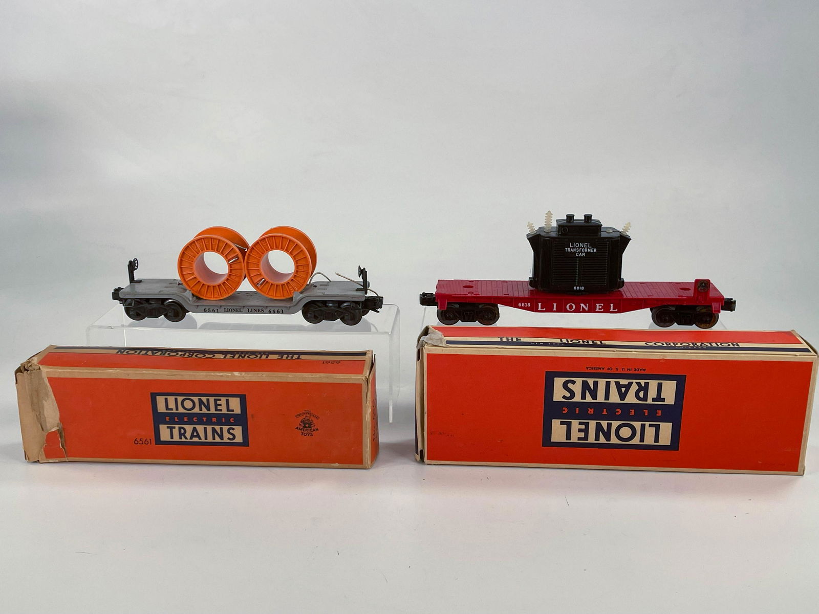 Lionel Postwar #6818 Flat Car with Transformer and (1 of 20)