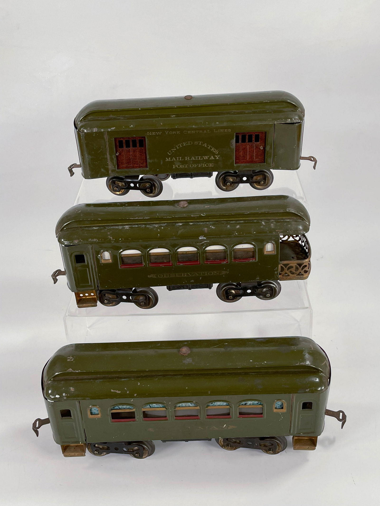 Lionel Prewar #32, #35 and #36 Olive Green Passenger (1 of 6)