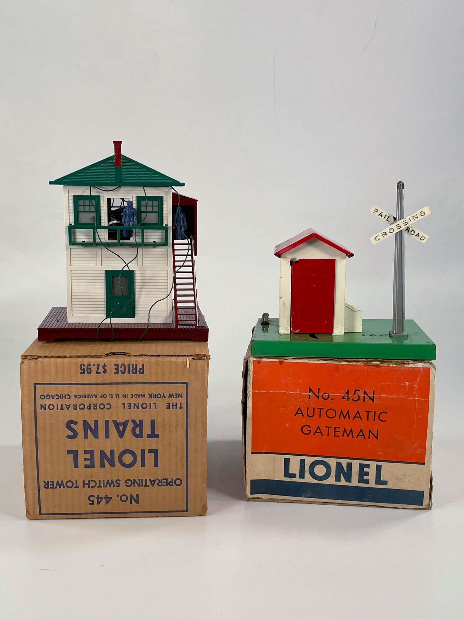 Lionel Postwar #445 Operating Switch Tower with Box and (1 of 13)