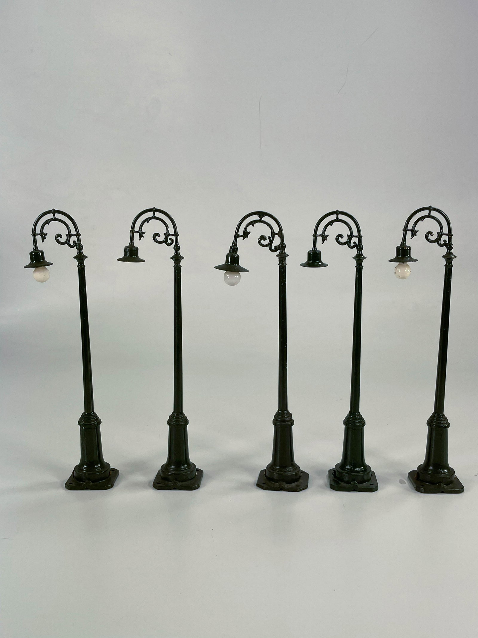 Lionel Prewar Standard Gauge #58 Green Lamps (x5), in: Lionel Prewar Standard Gauge #58 Green Lamps (x5), in overall C6.