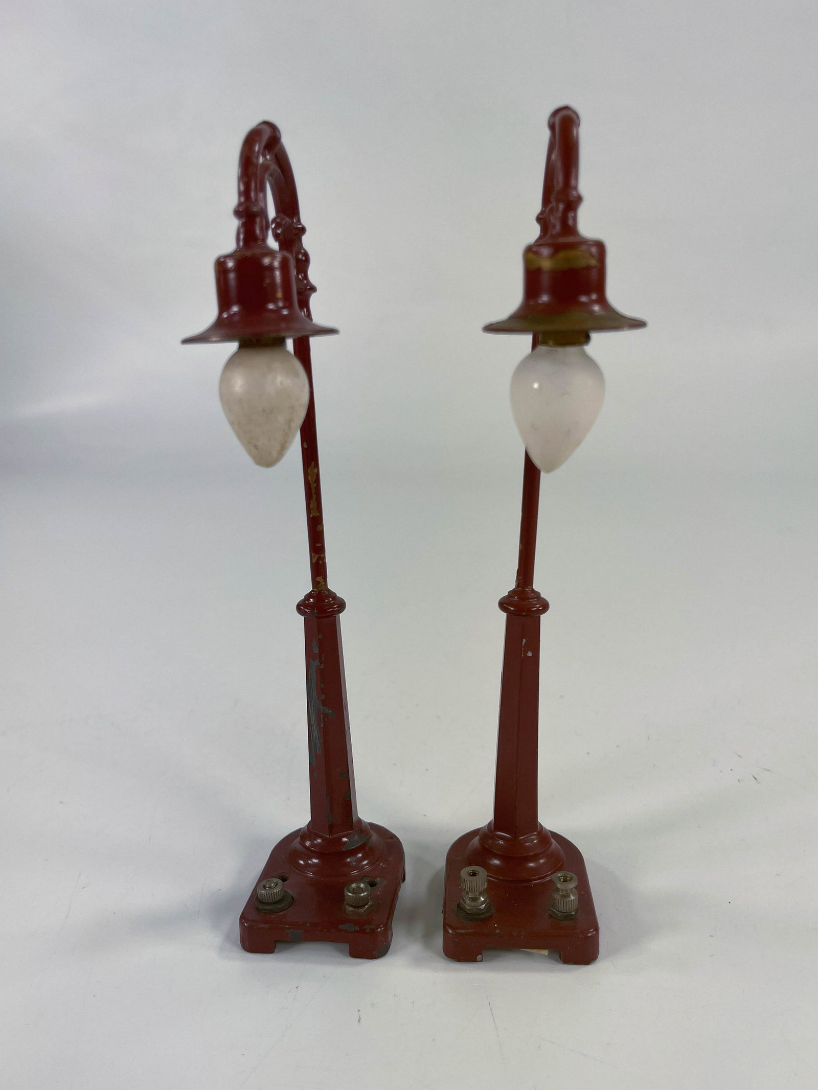 Lionel Prewar O Gauge #58 Maroon Lamp (x2), in overall: Lionel Prewar O Gauge #58 Maroon Lamp (x2), in overall C5.