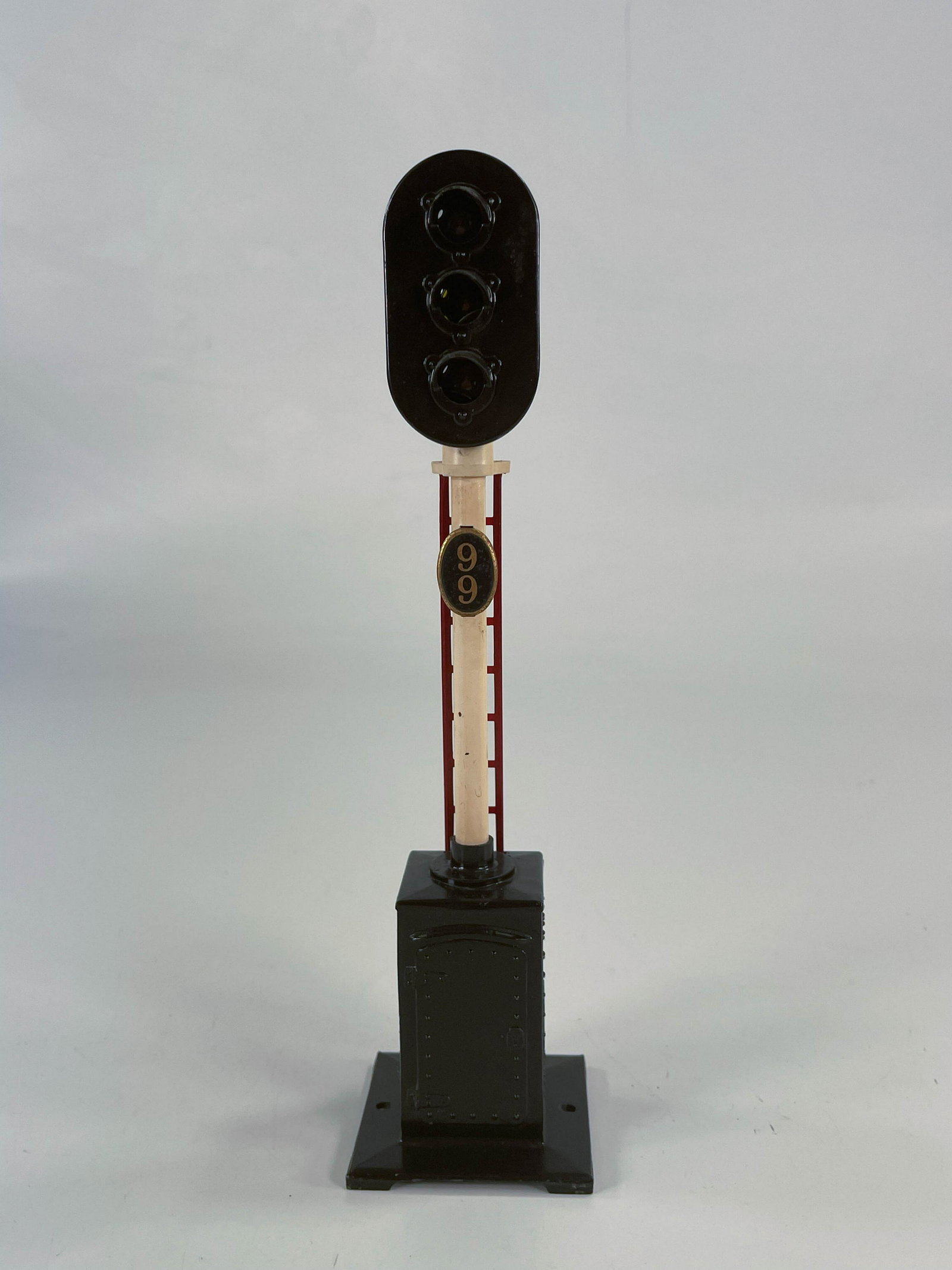 Lionel Prewar Standard Gauge #99 Signal, in C6 plus.: Lionel Prewar Standard Gauge #99 Signal, in C6 plus.