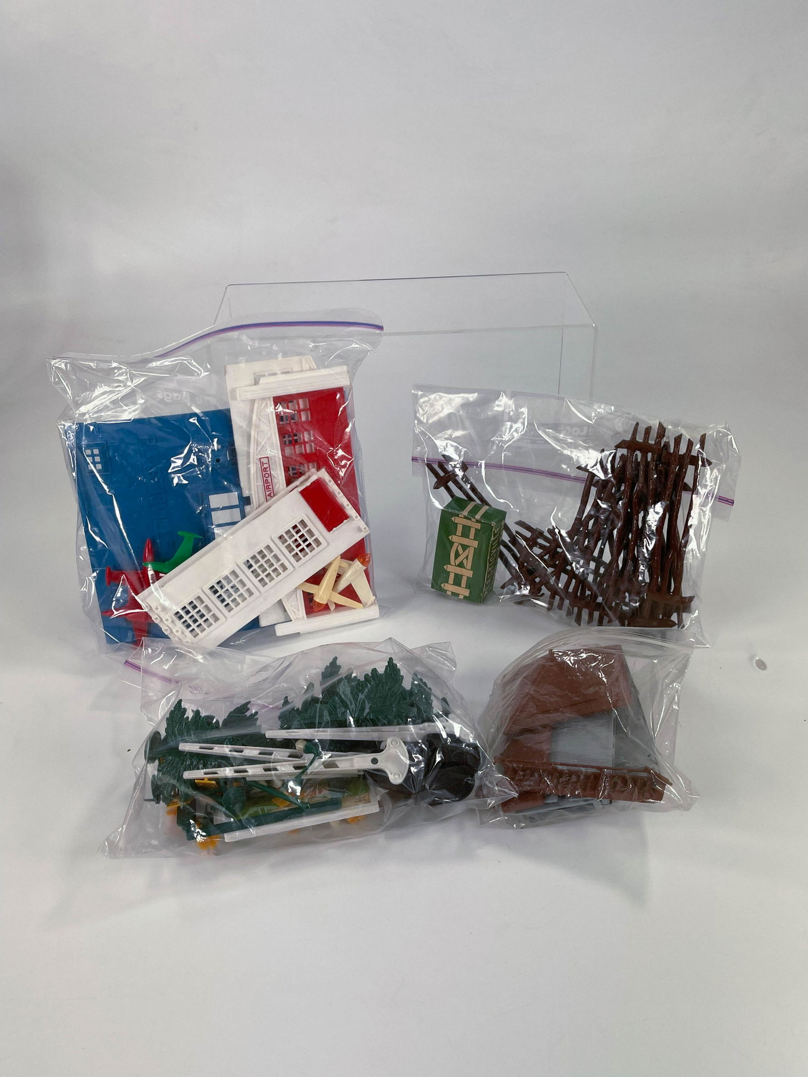 Plasticville Miscellaneous Lots, with Plasticville Lots (1 of 9)