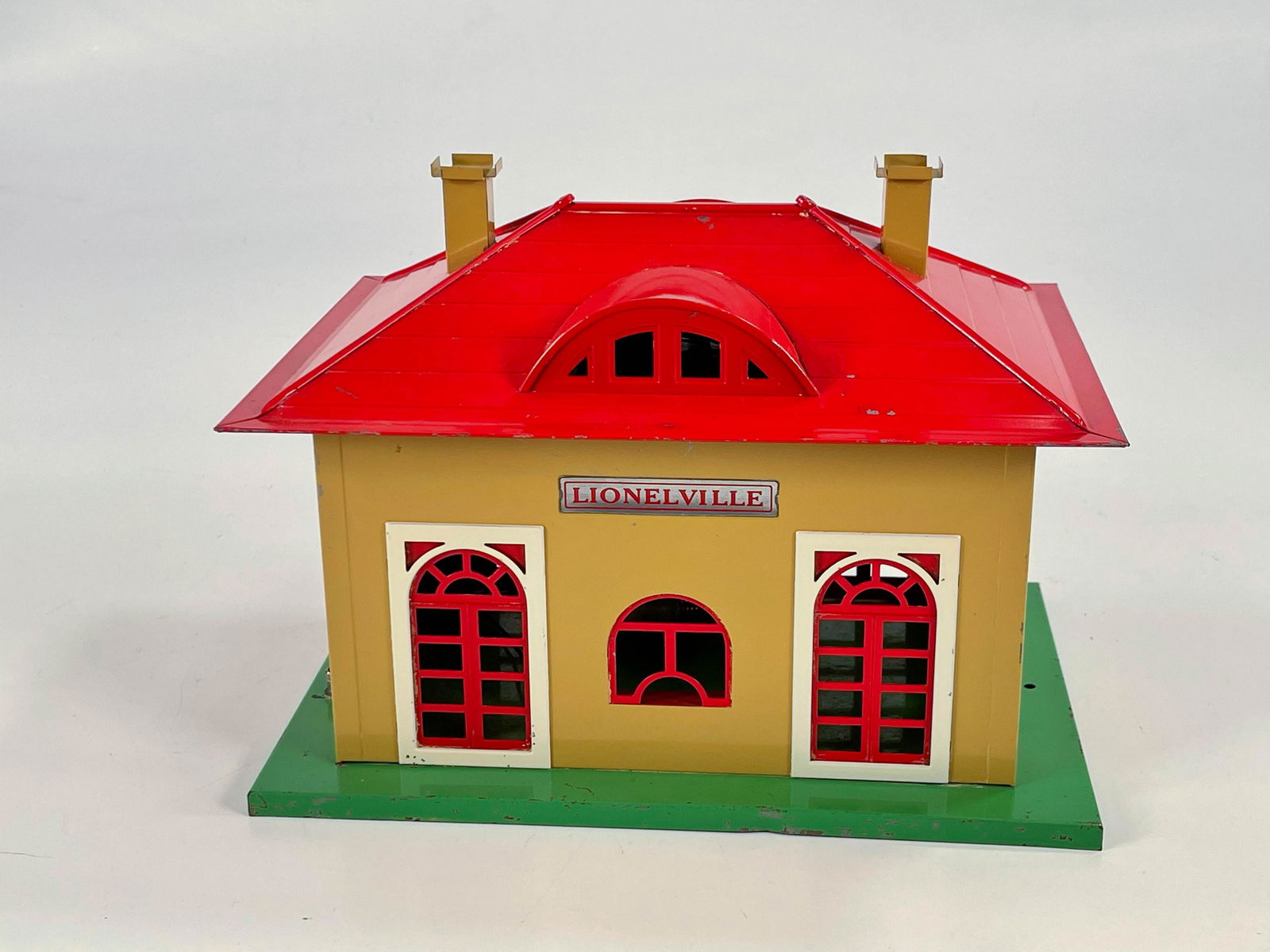 Lionel Prewar #136 Station (1 of 6)