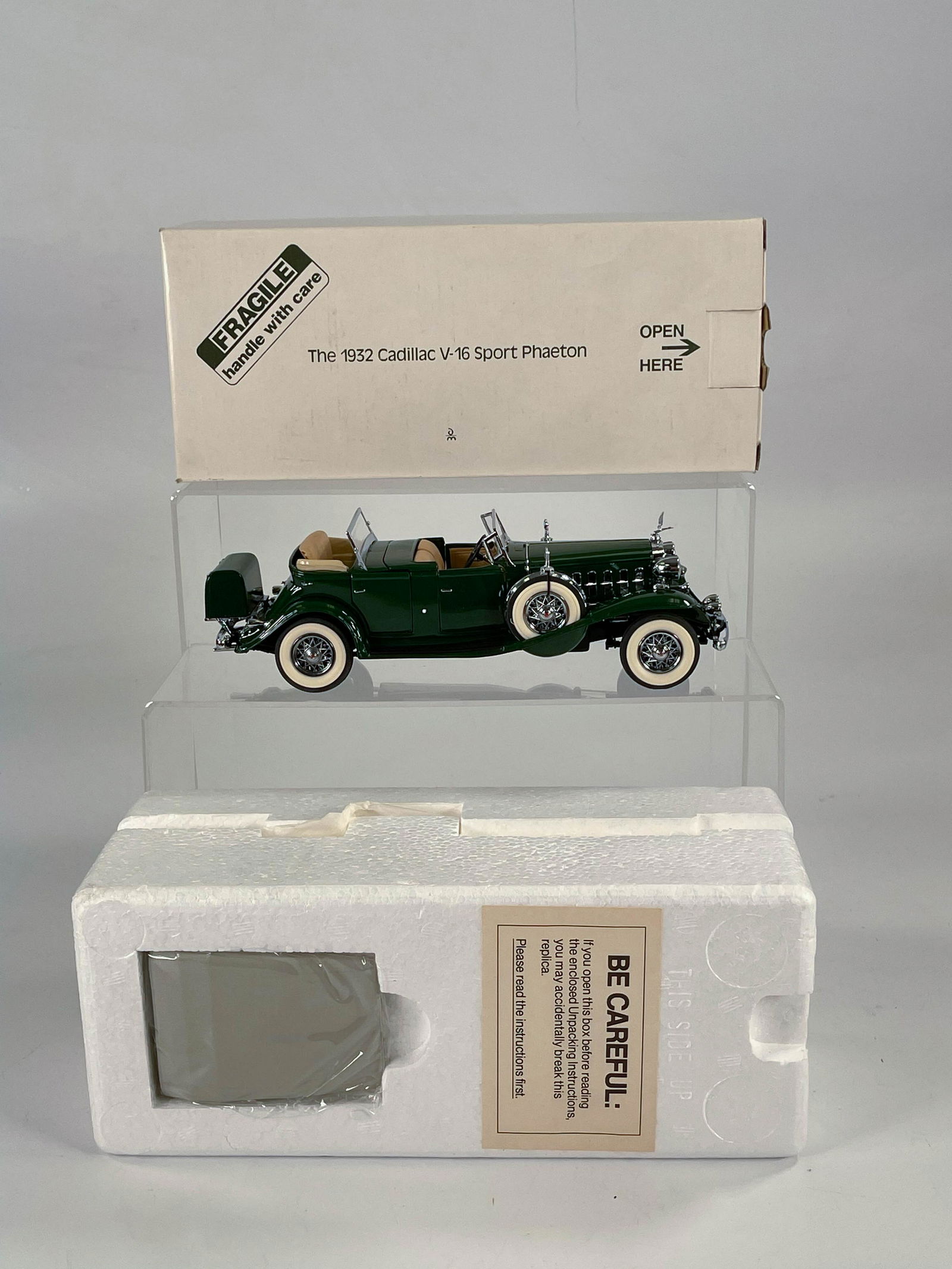 Danbury Mint 1932 Cadillac V-16 Sport Phaeton in (1 of 10)
