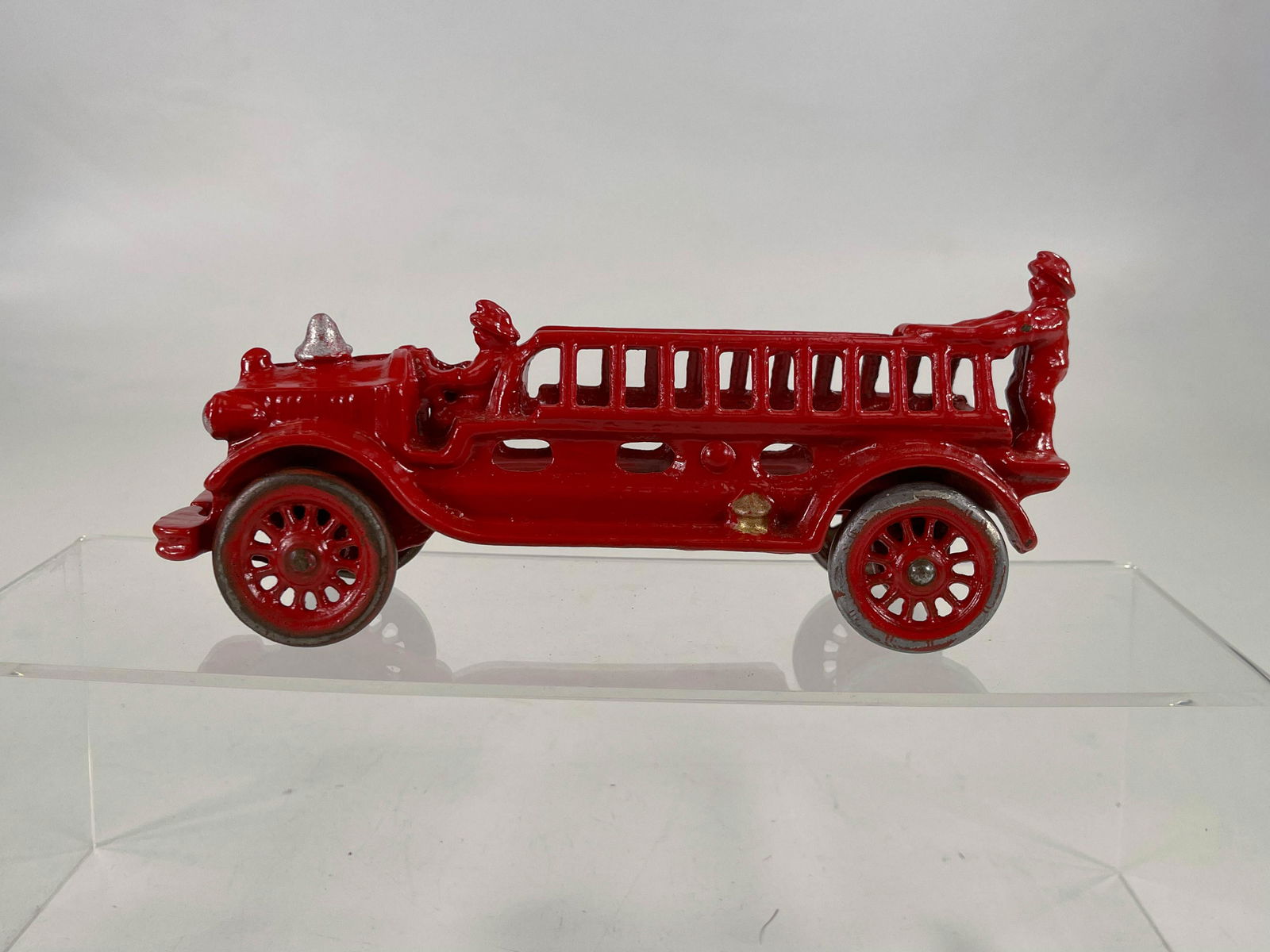 AC Williams prewar fire engine toy in C7 (1 of 6)