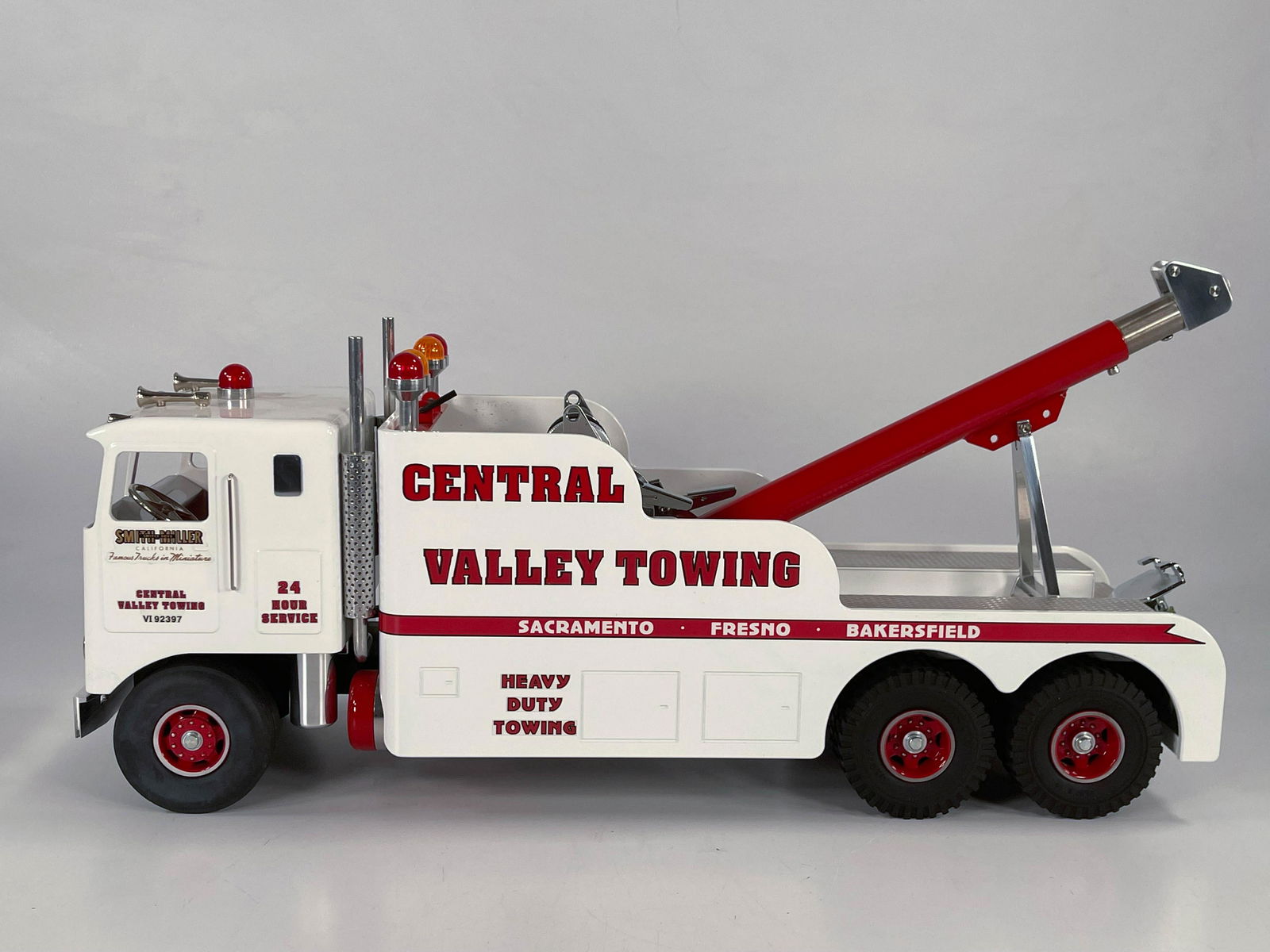 New Smith-Miller Central Valley towing truck with box (1 of 7)