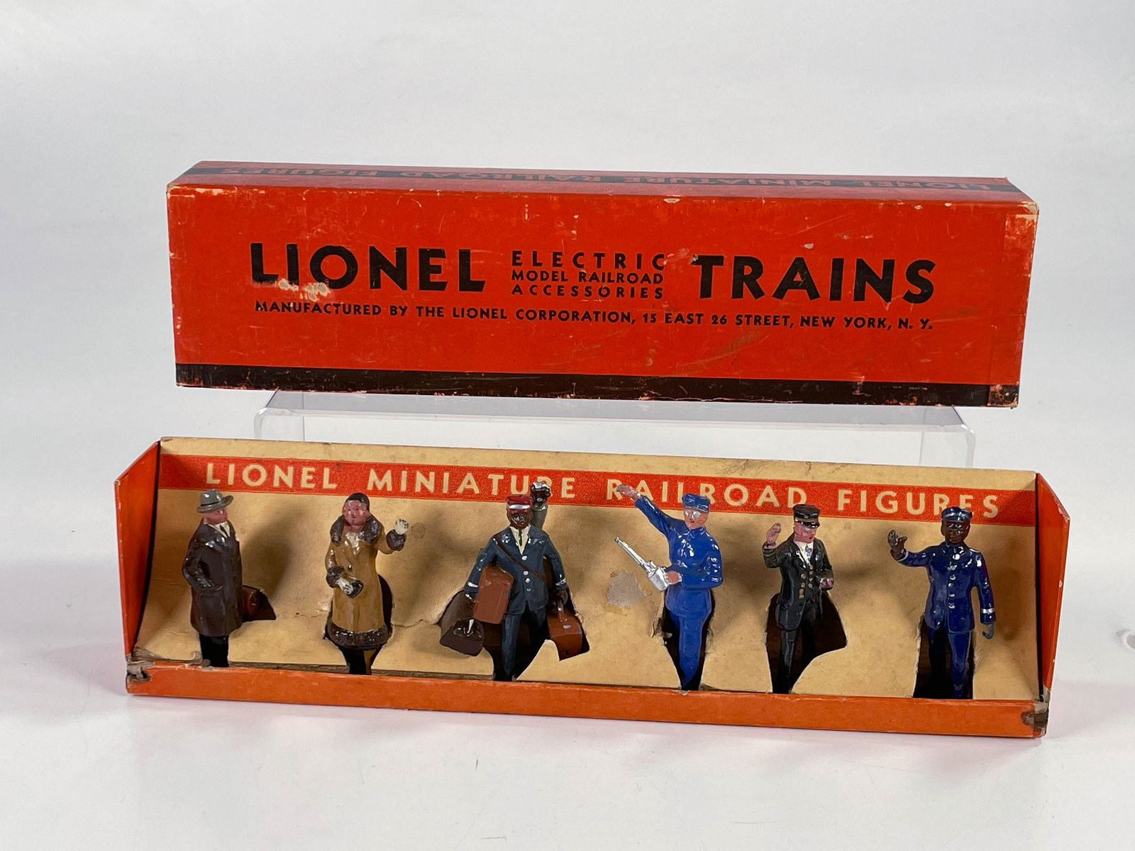 Lionel Prewar #550 miniature railroad figures in (1 of 9)
