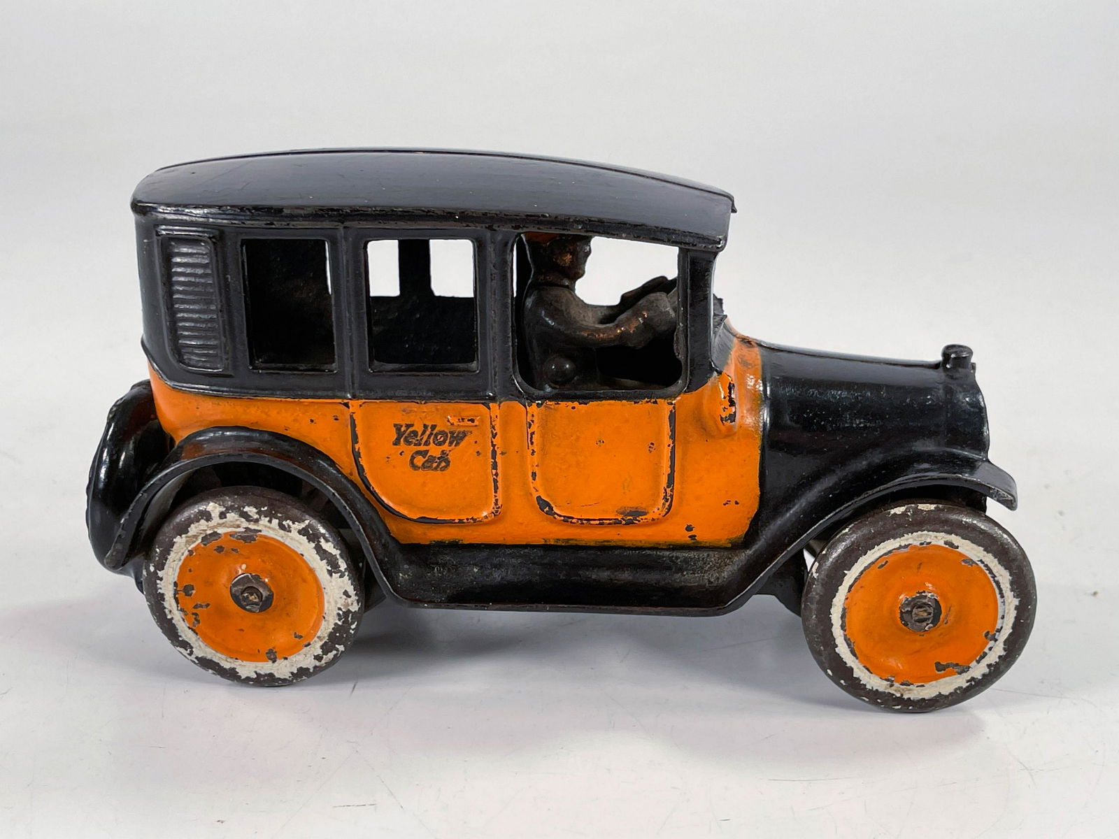 Arcade yellow cab taxi w/ driver (1 of 6)