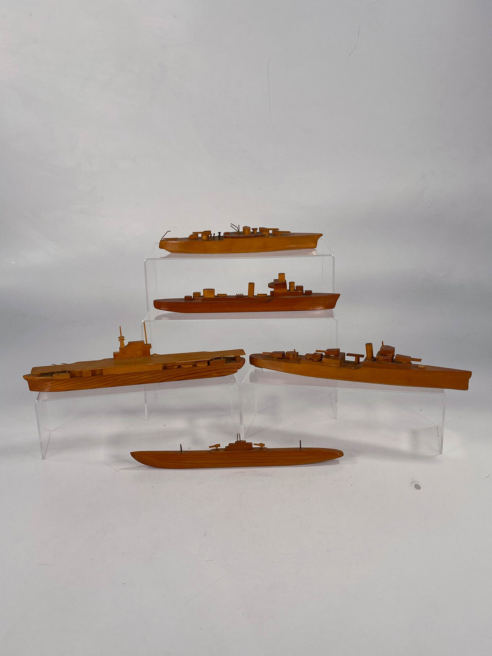 Wooden ships x 5: Wooden ships x 5, overall in C7 plus.
