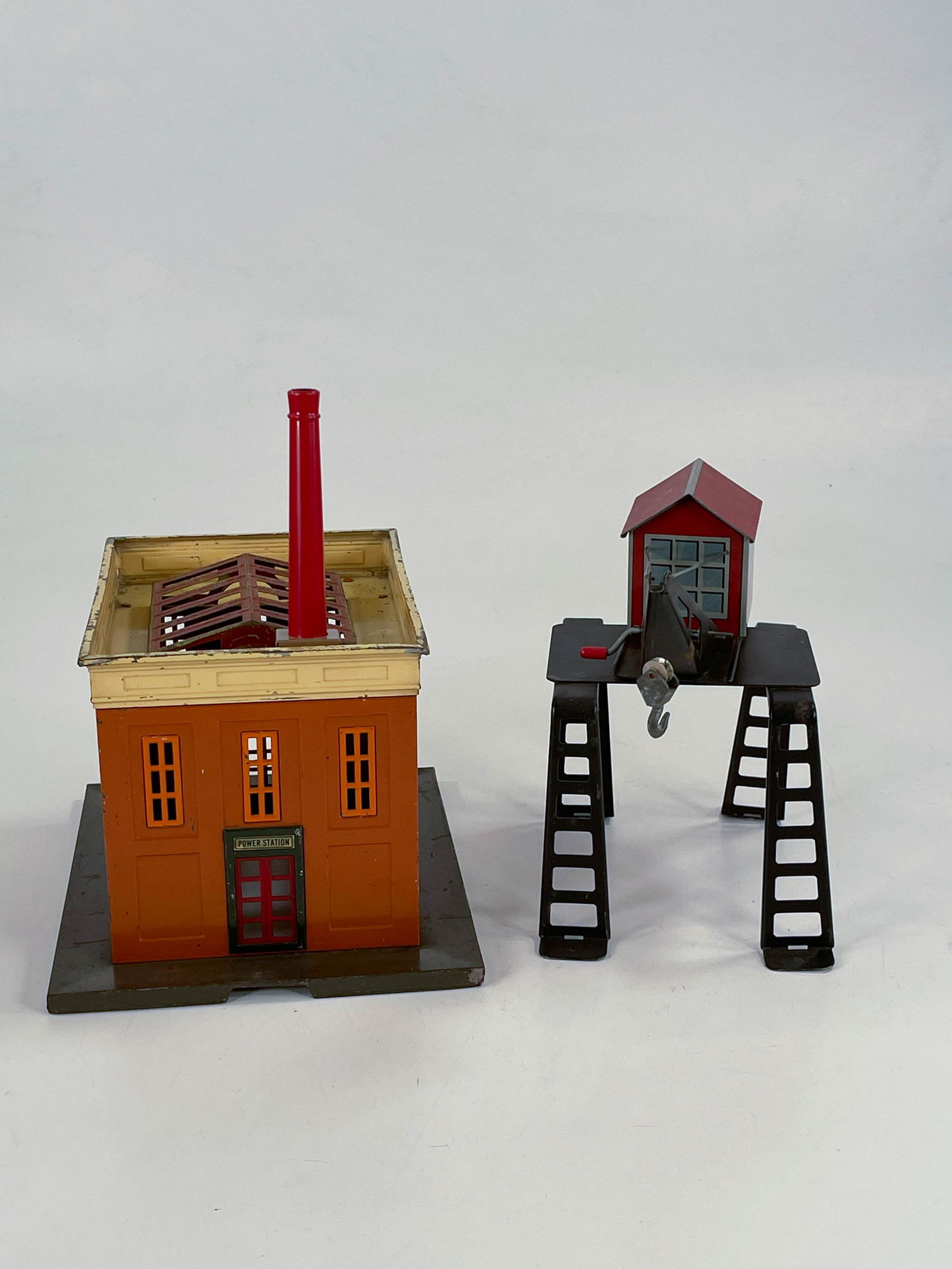 Lionel Prewar #435 power station and Marx overhead (1 of 10)