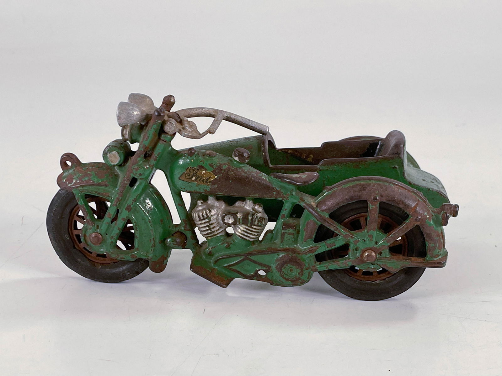 Hubley motorcycle with side car {broken handlebars and (1 of 7)