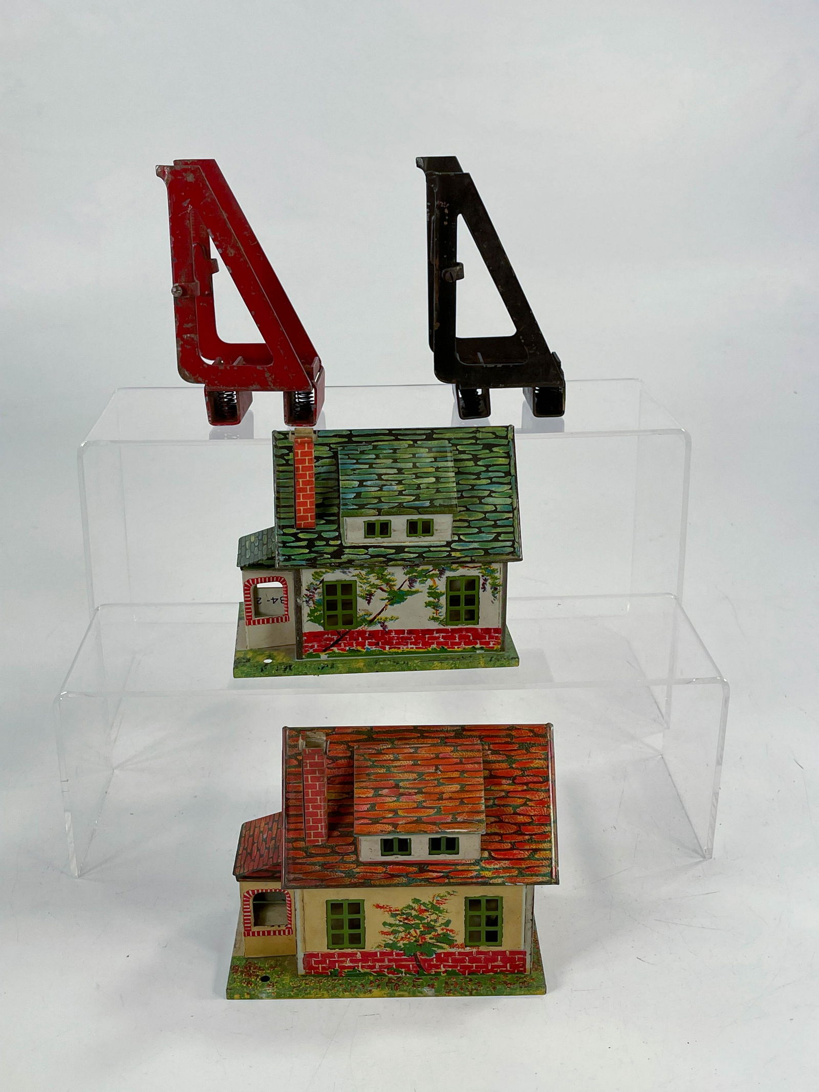 Lionel Prewar #184 litho bungalows x 2 and red and (1 of 5)