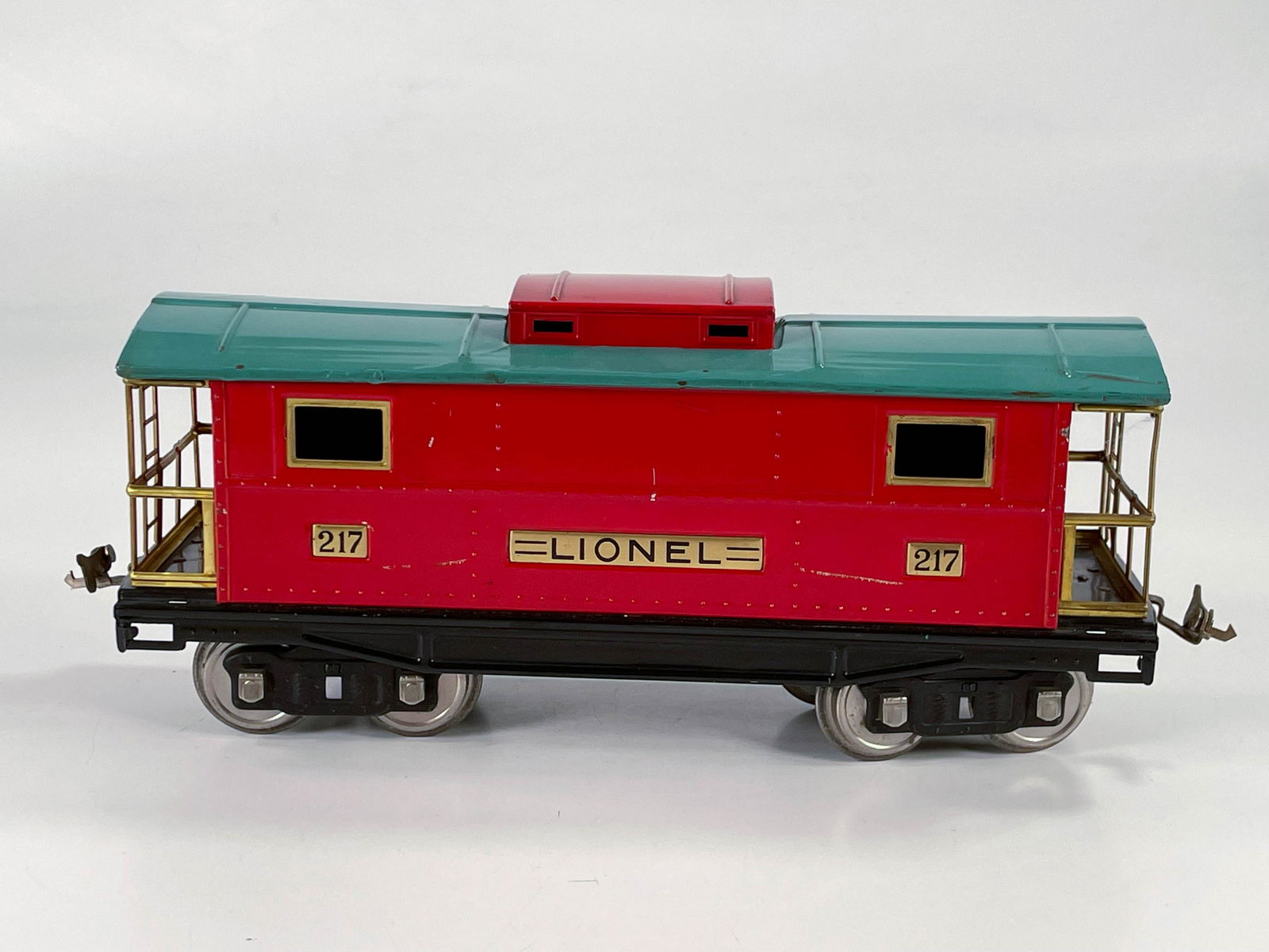 Lionel Prewar #217 caboose in red/peacock roof (1 of 6)