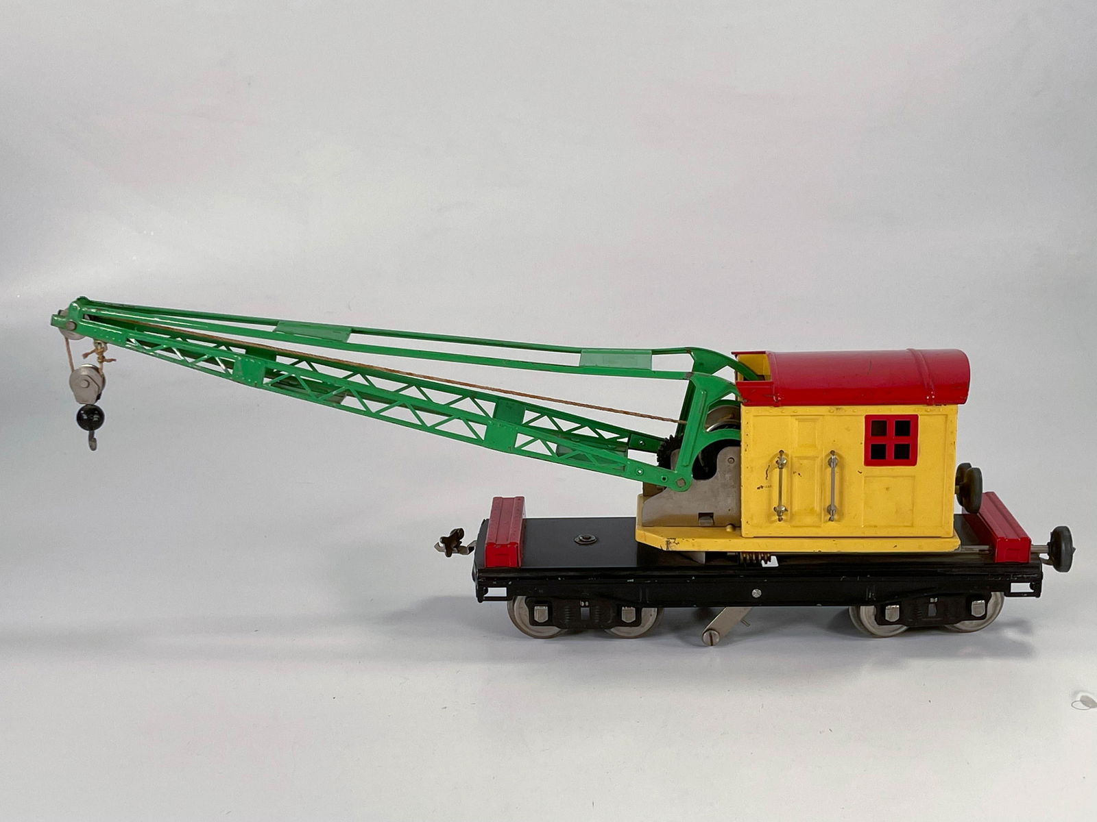 Lionel Prewar #219 Crane with yellow/red roof (1 of 5)