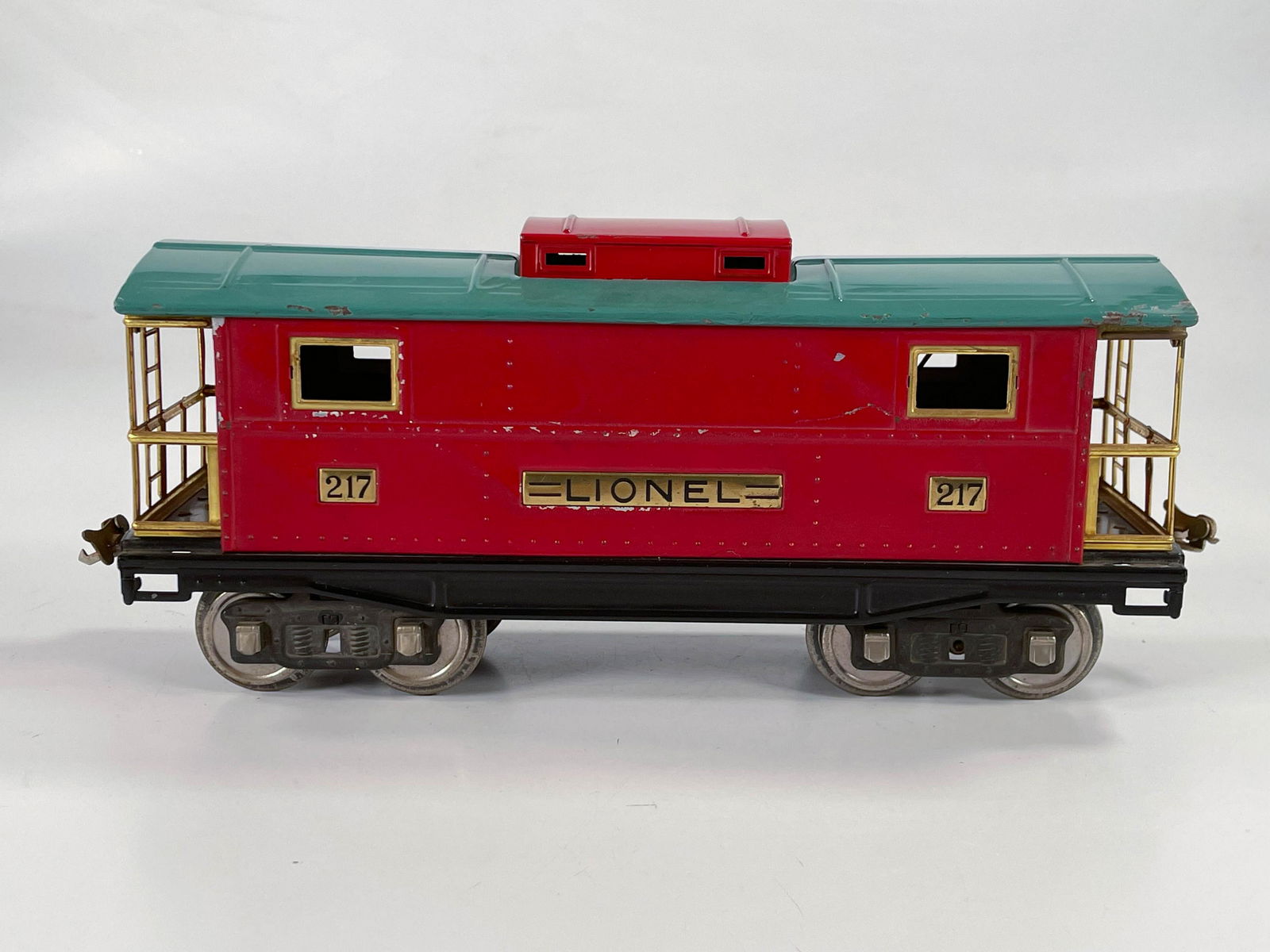 Lionel Prewar #217 caboose in red/peacock roof (1 of 6)