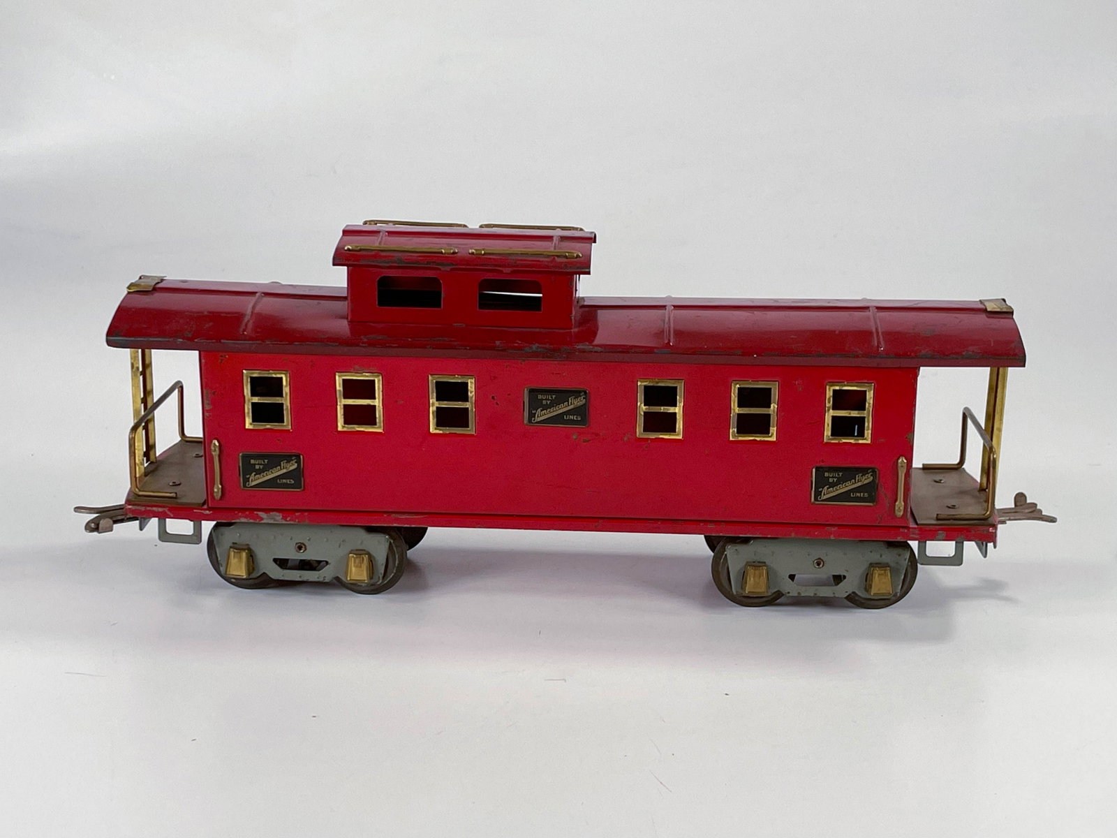 American Flyer Prewar #4031 caboose in red: American Flyer Prewar #4031 caboose in red, in C6 overall.