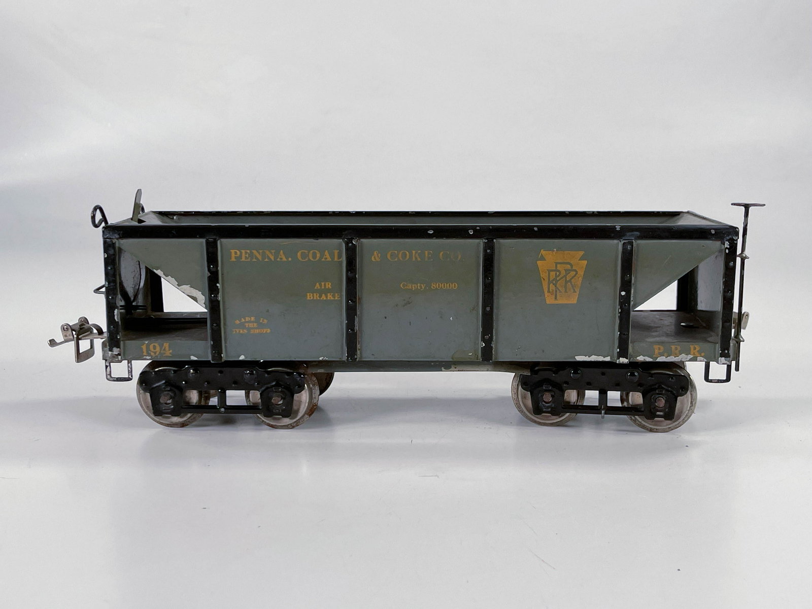 Ives Prewar #194 hopper car in peacock gray (1 of 6)