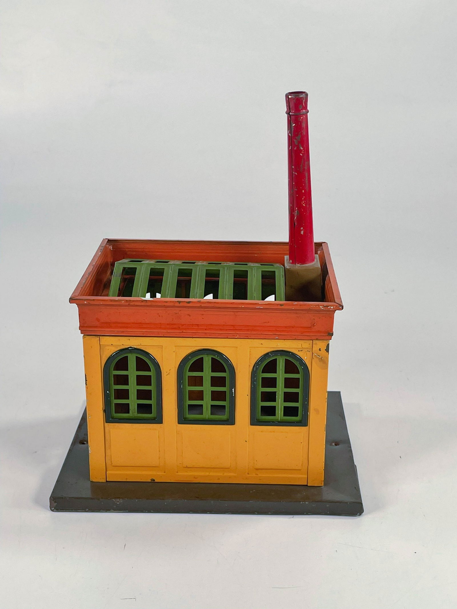 Lionel Prewar #435 power house in early colors (1 of 6)