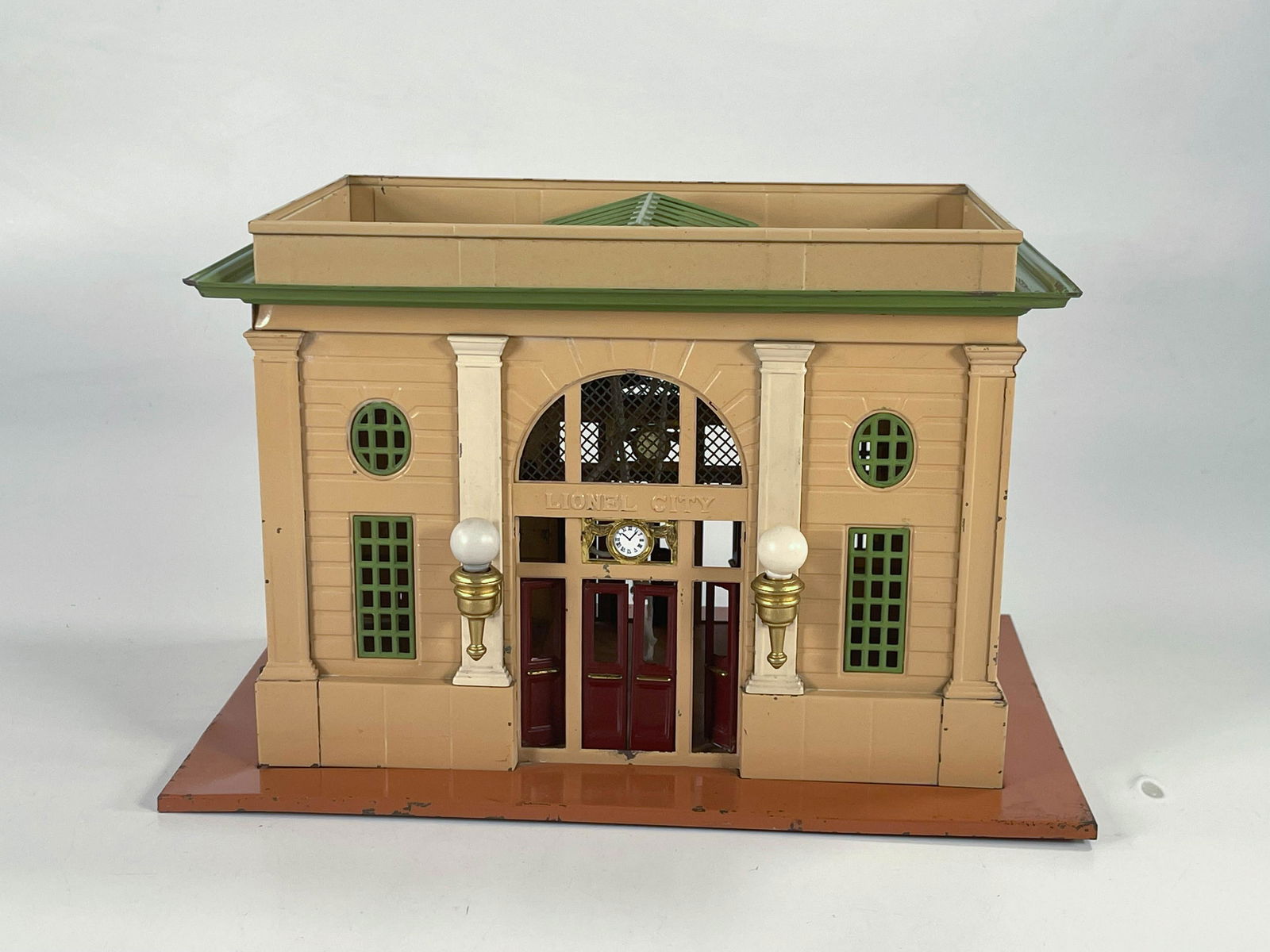 Lionel Prewar #112 Station in early colors (1 of 6)