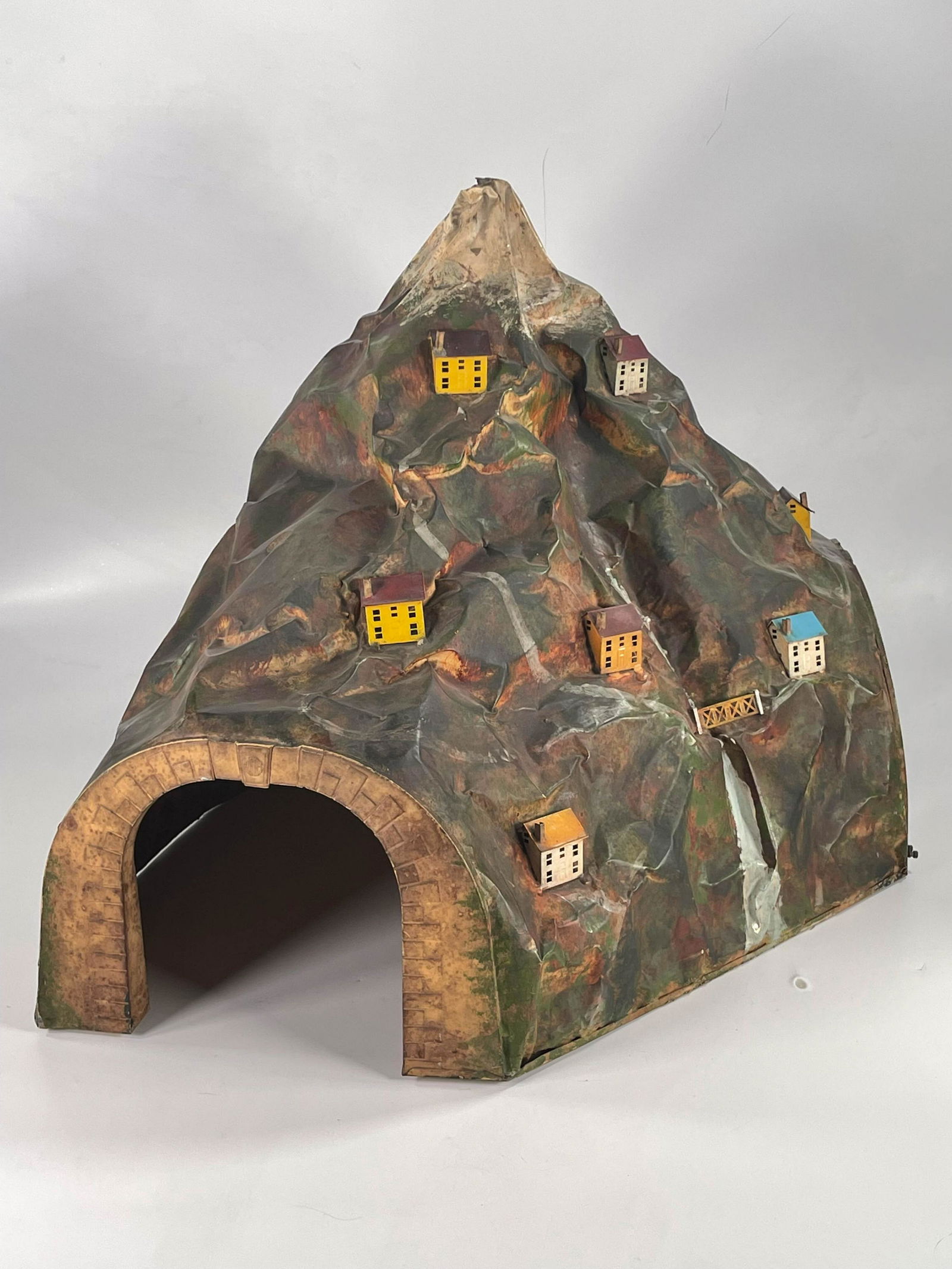 Lionel Prewar #140L all metal tunnel (1 of 8)