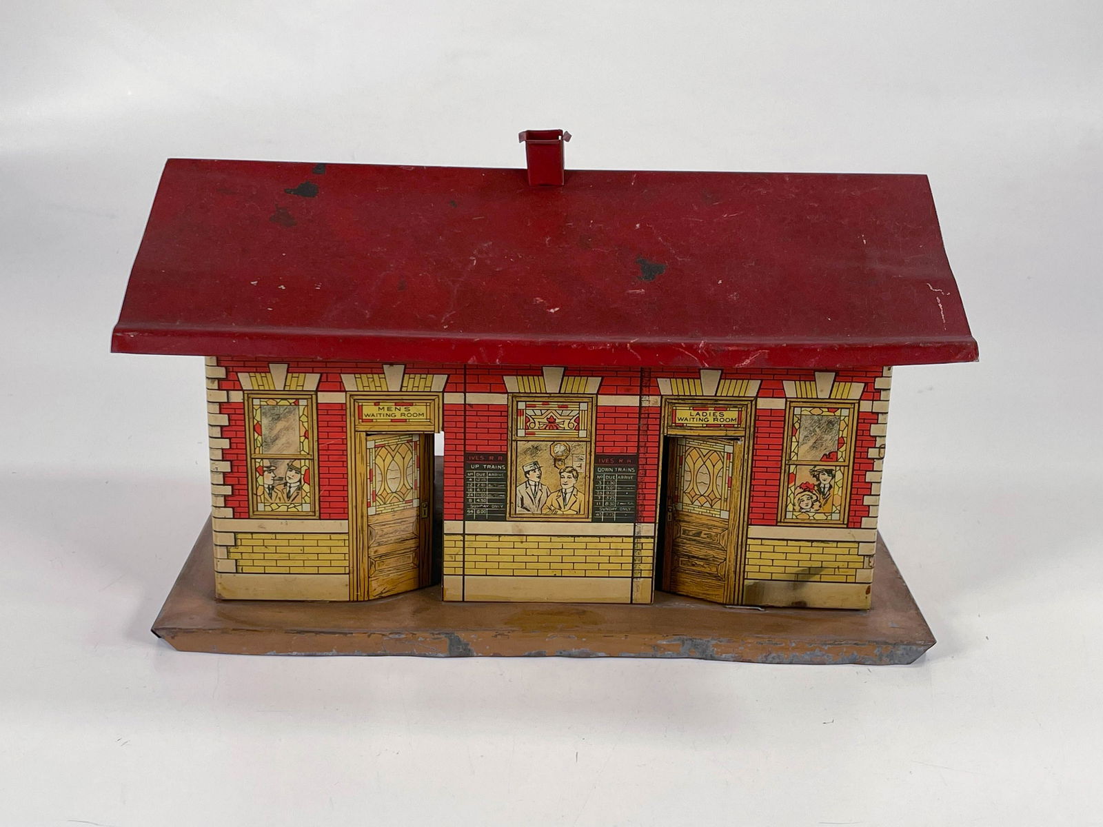 Ives Prewar #113 Passenger Station with gray-green (1 of 6)