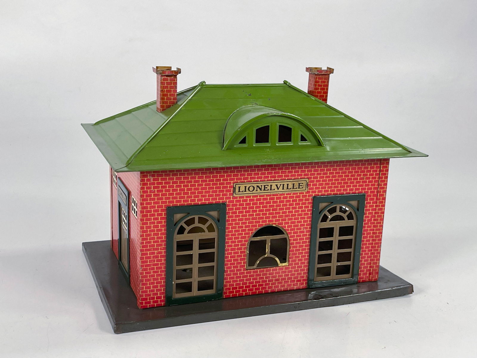 Lionel Prewar #126 Station with litho brick sides/pea (1 of 6)