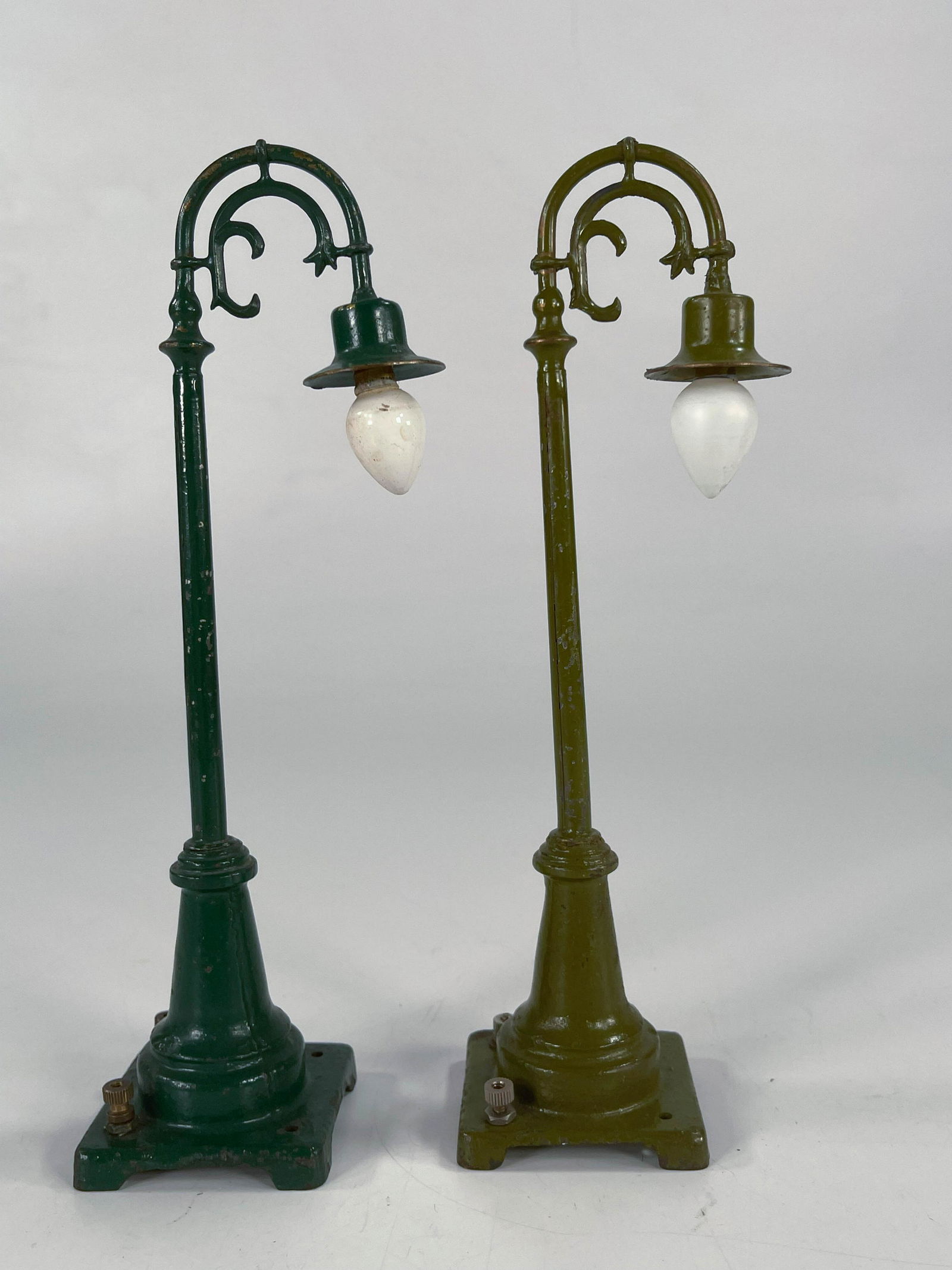 Lionel Prewar #59 lamp post X 2 (1 of 6)
