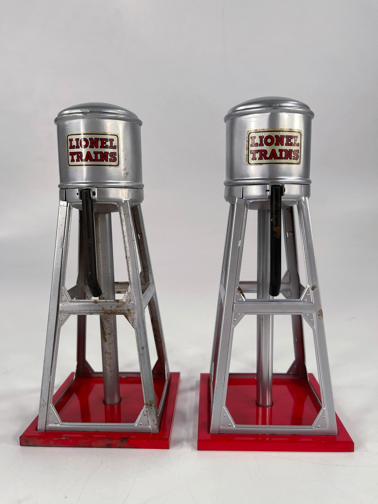 Lionel Prewar #93 water tower x 2: Lionel Prewar #93 water tower x 2, with one #93 is C6 and the other #93 is C7.