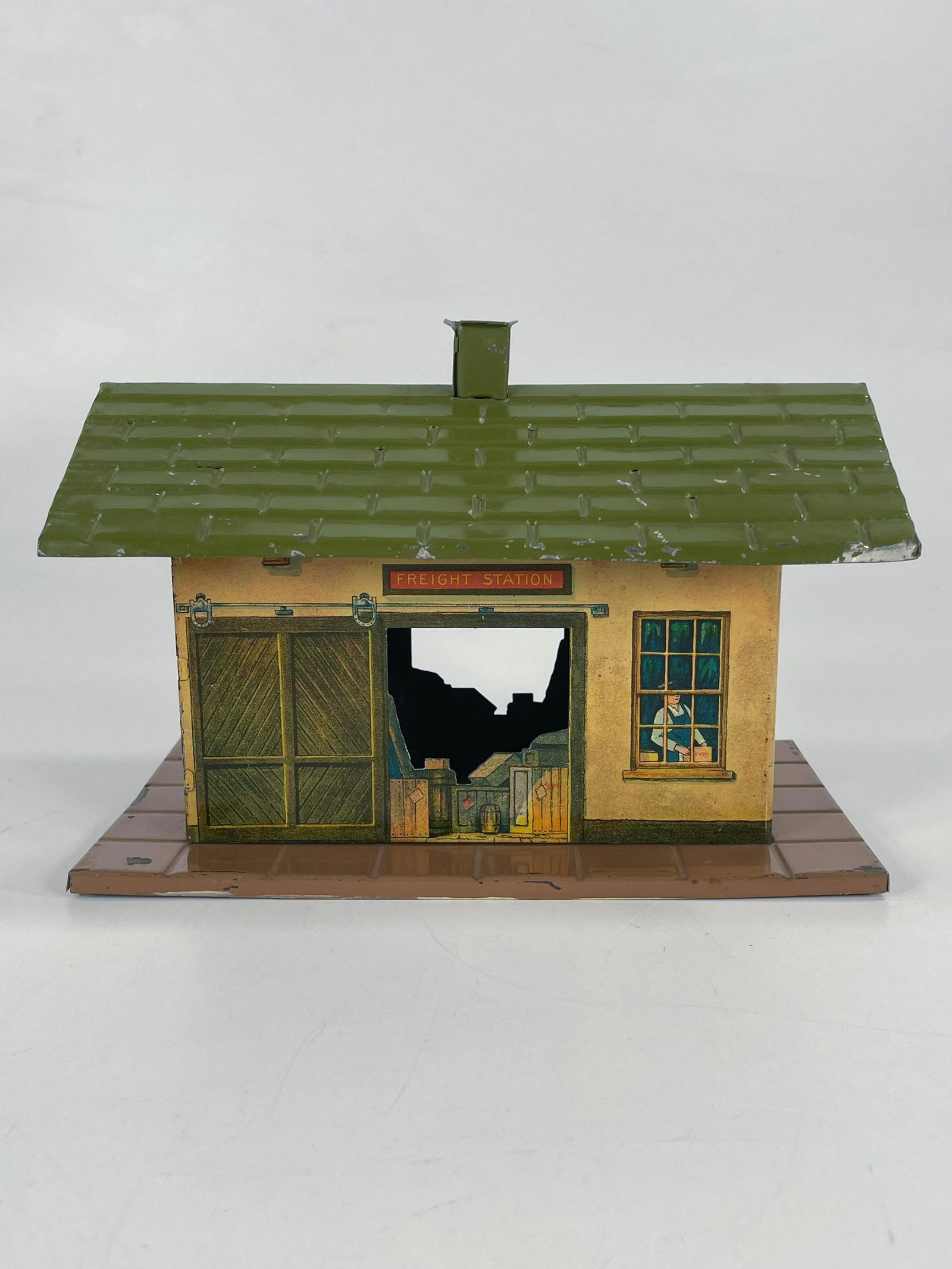 Ives Prewar #220 Freight Station (1 of 6)