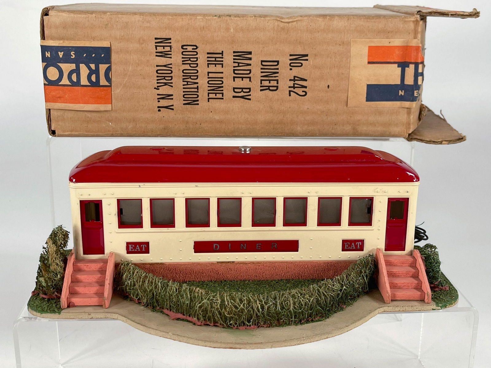 Lionel Prewar #442 diner in original box (1 of 12)