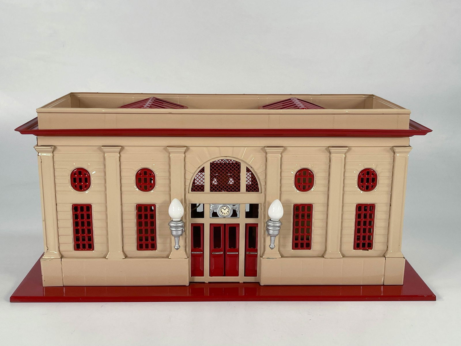 Lionel Prewar #116 passenger station in ivory/red (1 of 7)