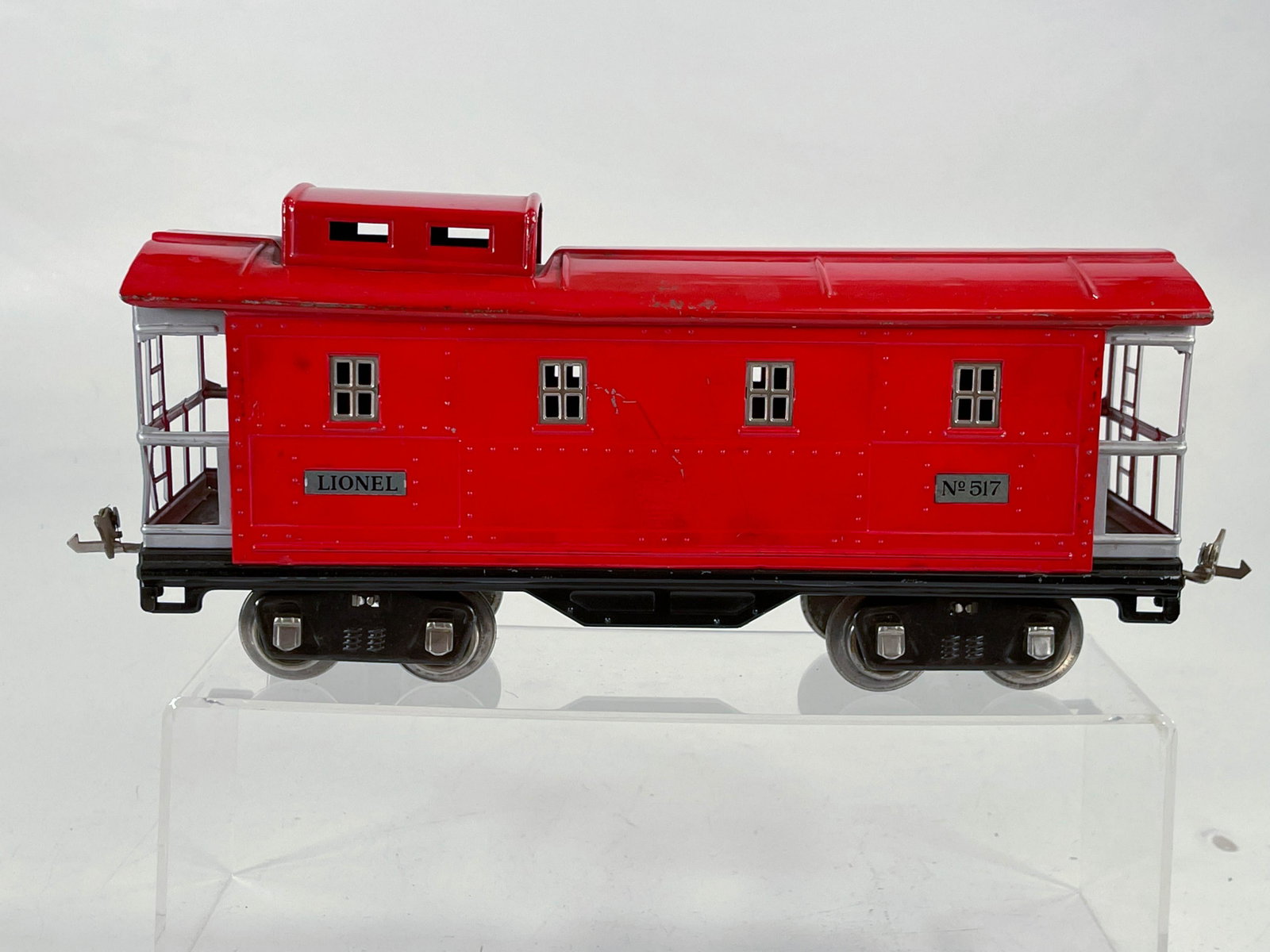 Lionel Prewar #517 red caboose: Lionel Prewar #517 red caboose, in C6 plus.