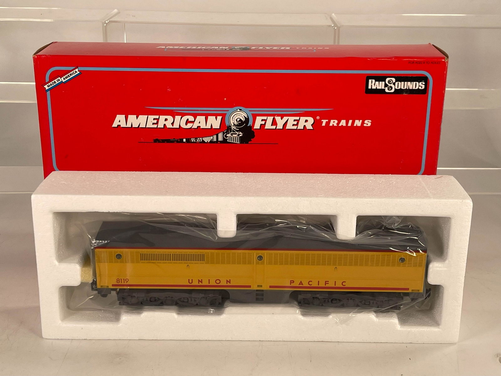 American Flyer S Gauge by Lionel Union Pacific PB-1: American Flyer by Lionel Union Pacific PB-1 Non-Powered Engine with Diesel Railsounds #6-48119, in C8.